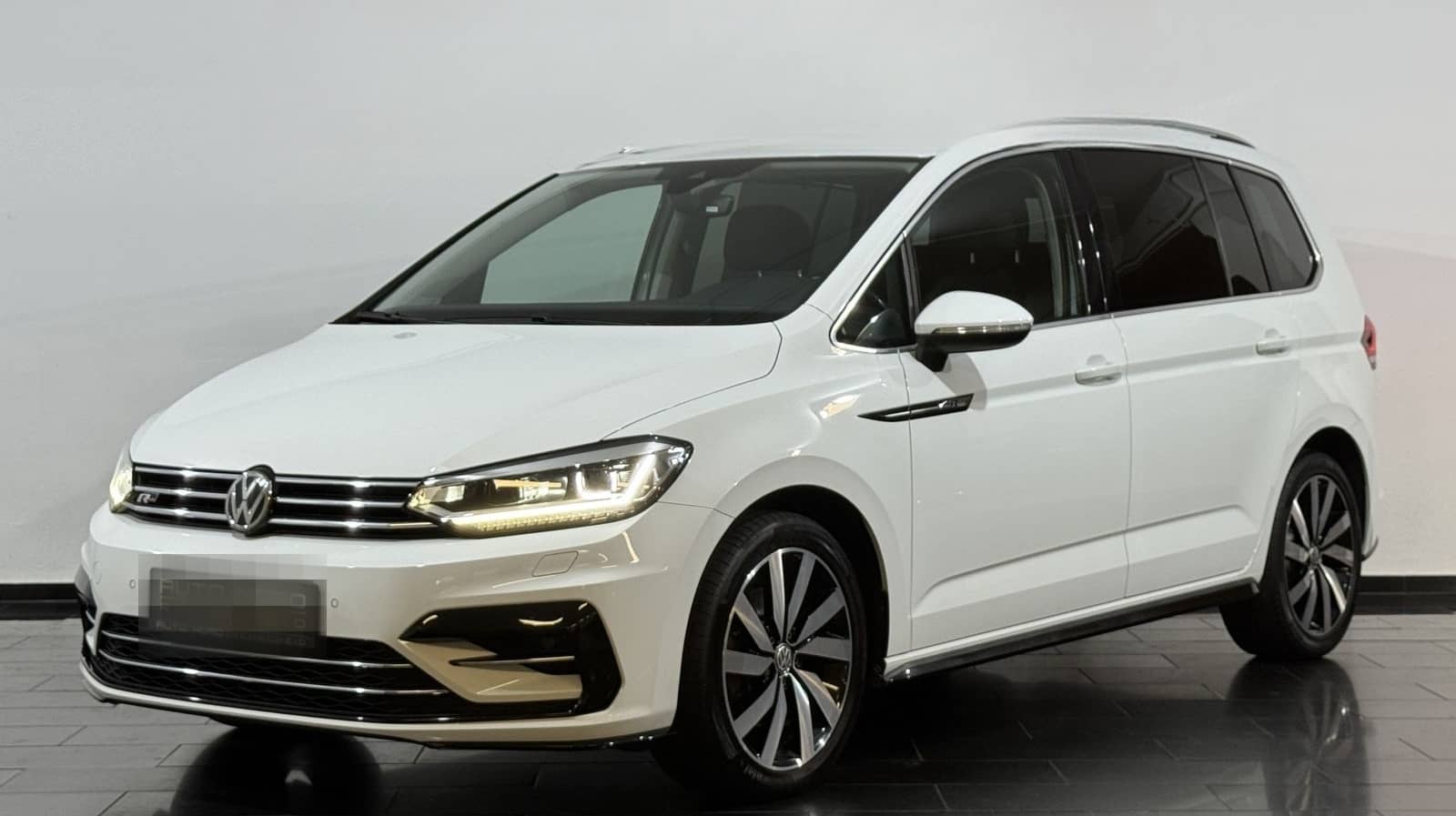 Volkswagen Touran 1.8 TSI Highline*R-Line*Kamera*LED*AHK* foto 9