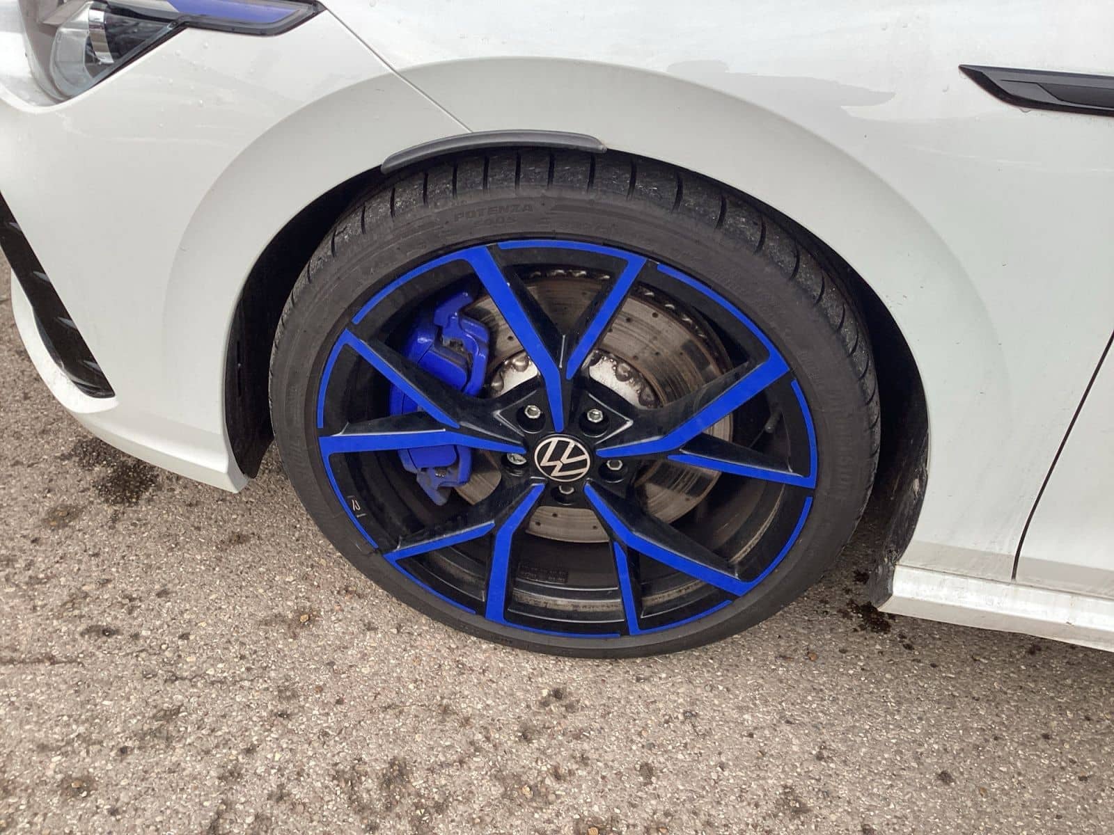 Volkswagen Golf VIII R 20Years 4M DSG Kamera Navi LED foto 15