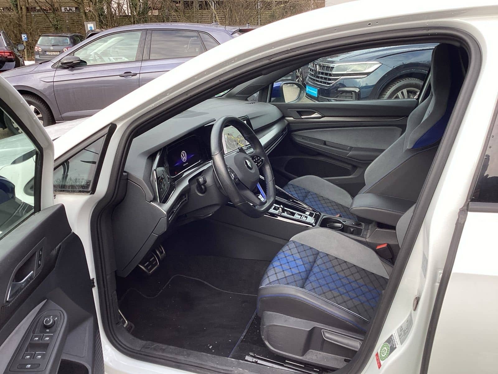 Volkswagen Golf VIII R 20Years 4M DSG Kamera Navi LED foto 7