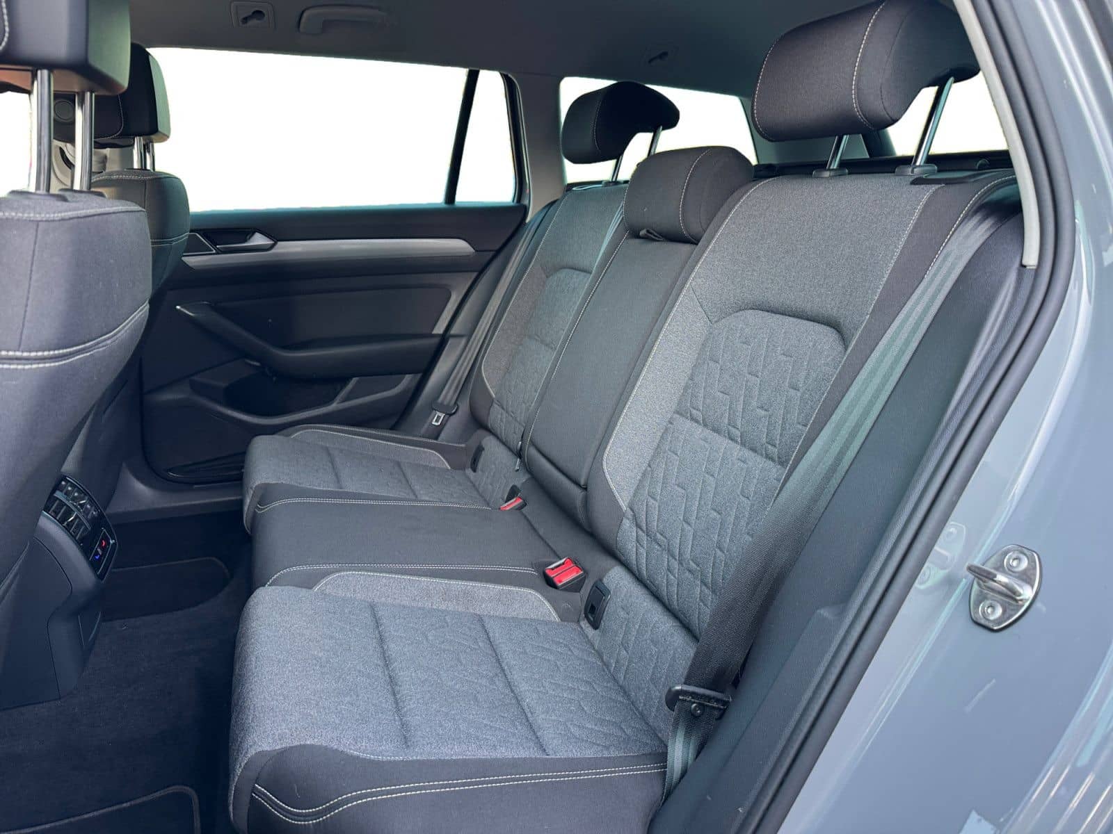 Volkswagen Passat Variant 2.0TDI DSG Business AHK Matrix Ca foto 11