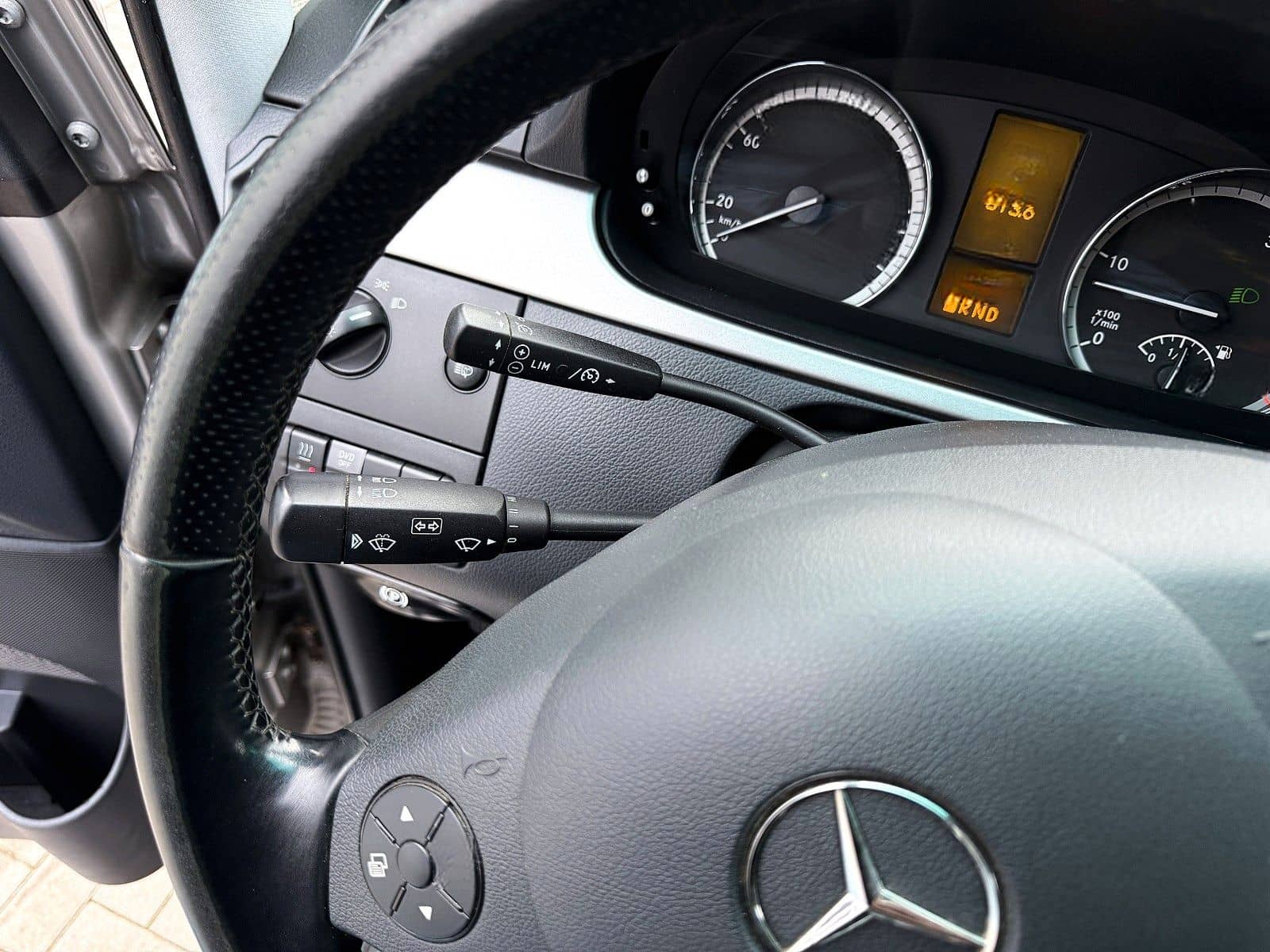 Mercedes-Benz 3.0 CDI LANG/XENON/6SITZER/NAVI/AHK/LEDER/KAMERA foto 17