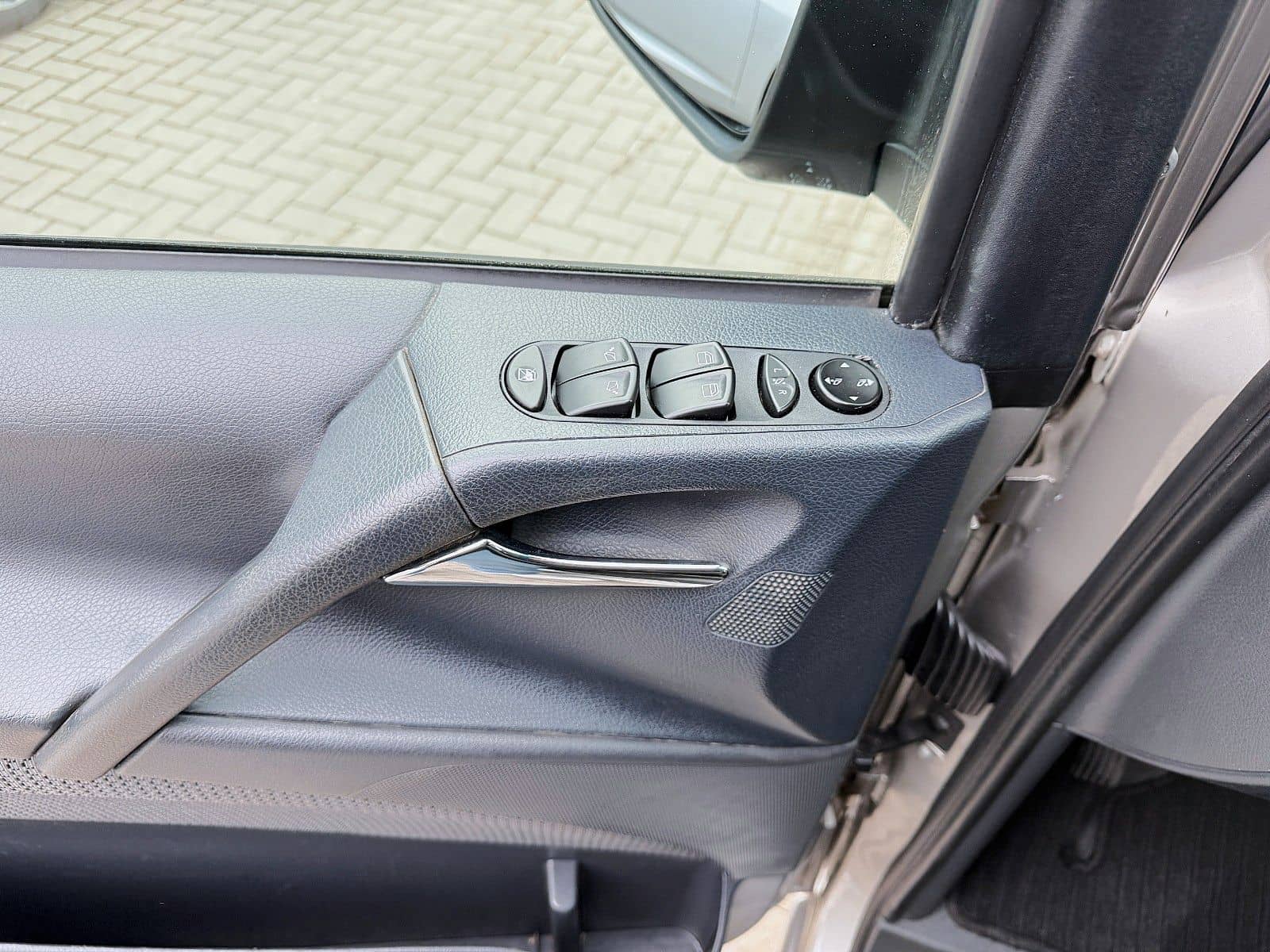 Mercedes-Benz 3.0 CDI LANG/XENON/6SITZER/NAVI/AHK/LEDER/KAMERA foto 25