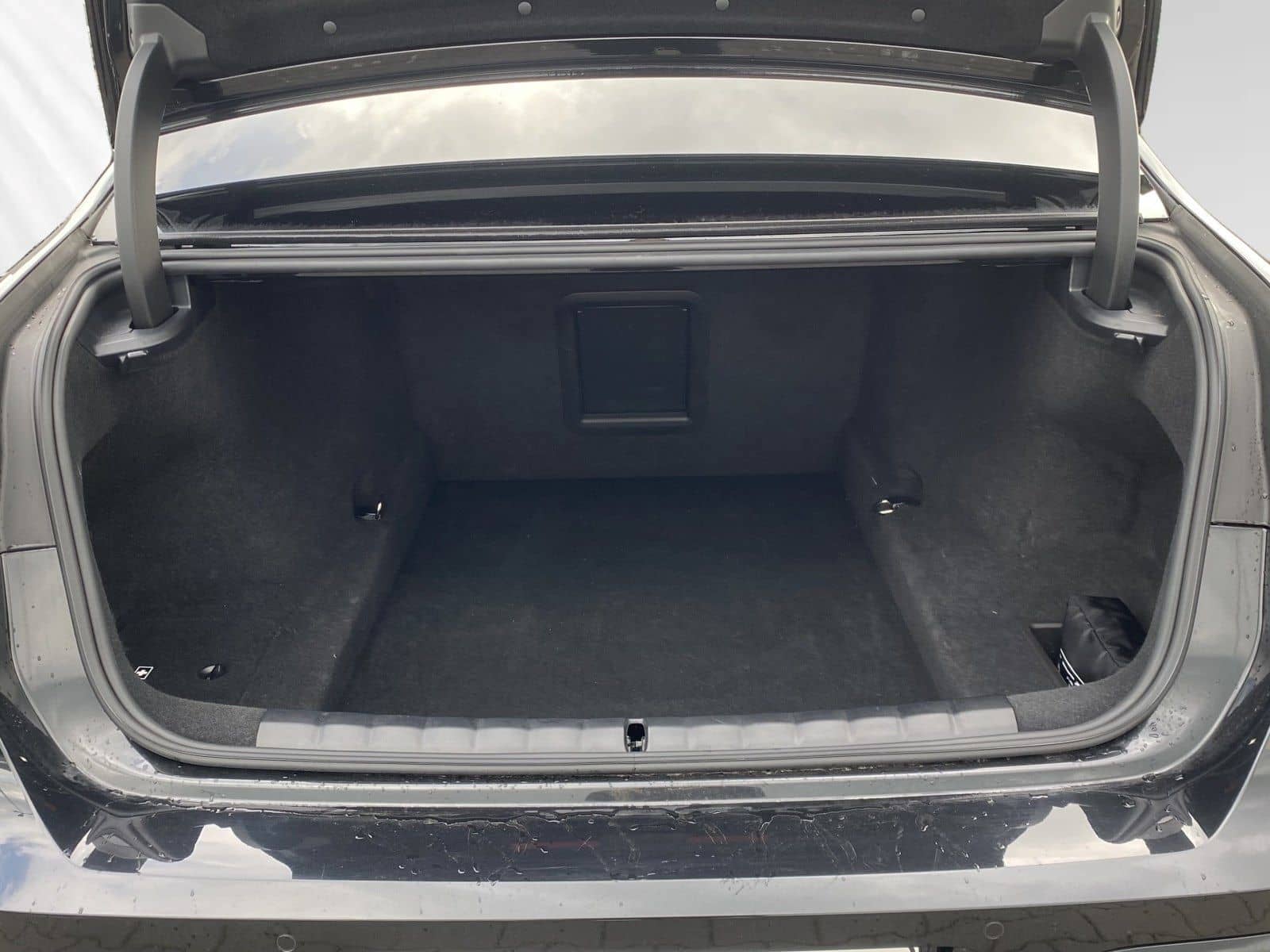 BMW 740d xDrive TV-Fond-Entertainment|B&W-Diamond foto 15