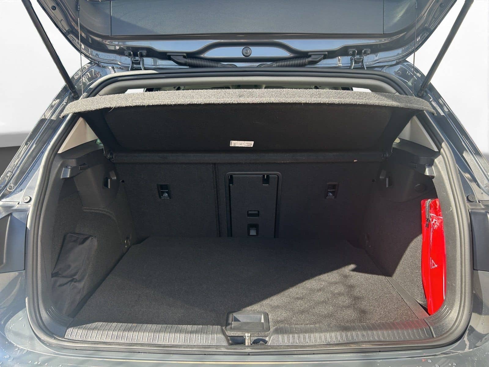 Volkswagen Golf VIII 1.5 TSI DSG UNITED | NAVI | ACC | LED foto 15