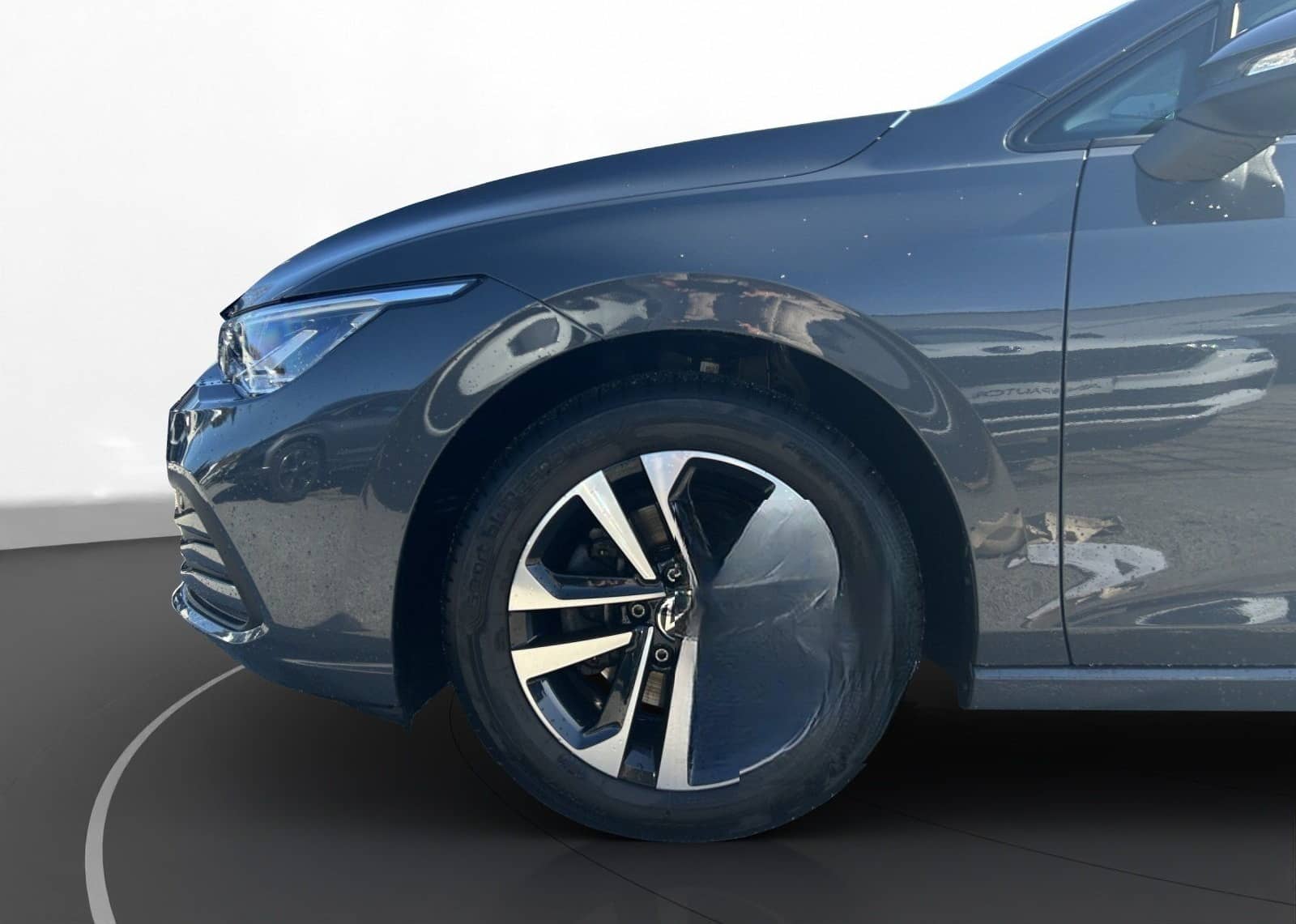 Volkswagen Golf VIII 1.5 TSI DSG UNITED | NAVI | ACC | LED foto 16