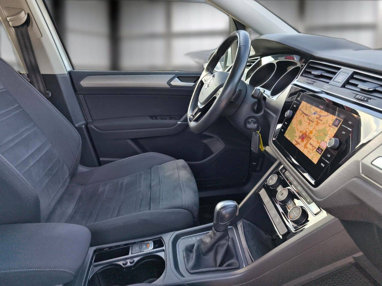 Volkswagen Touran NAVI LED ACC MASSAGE AHK 7 SITZE foto 21