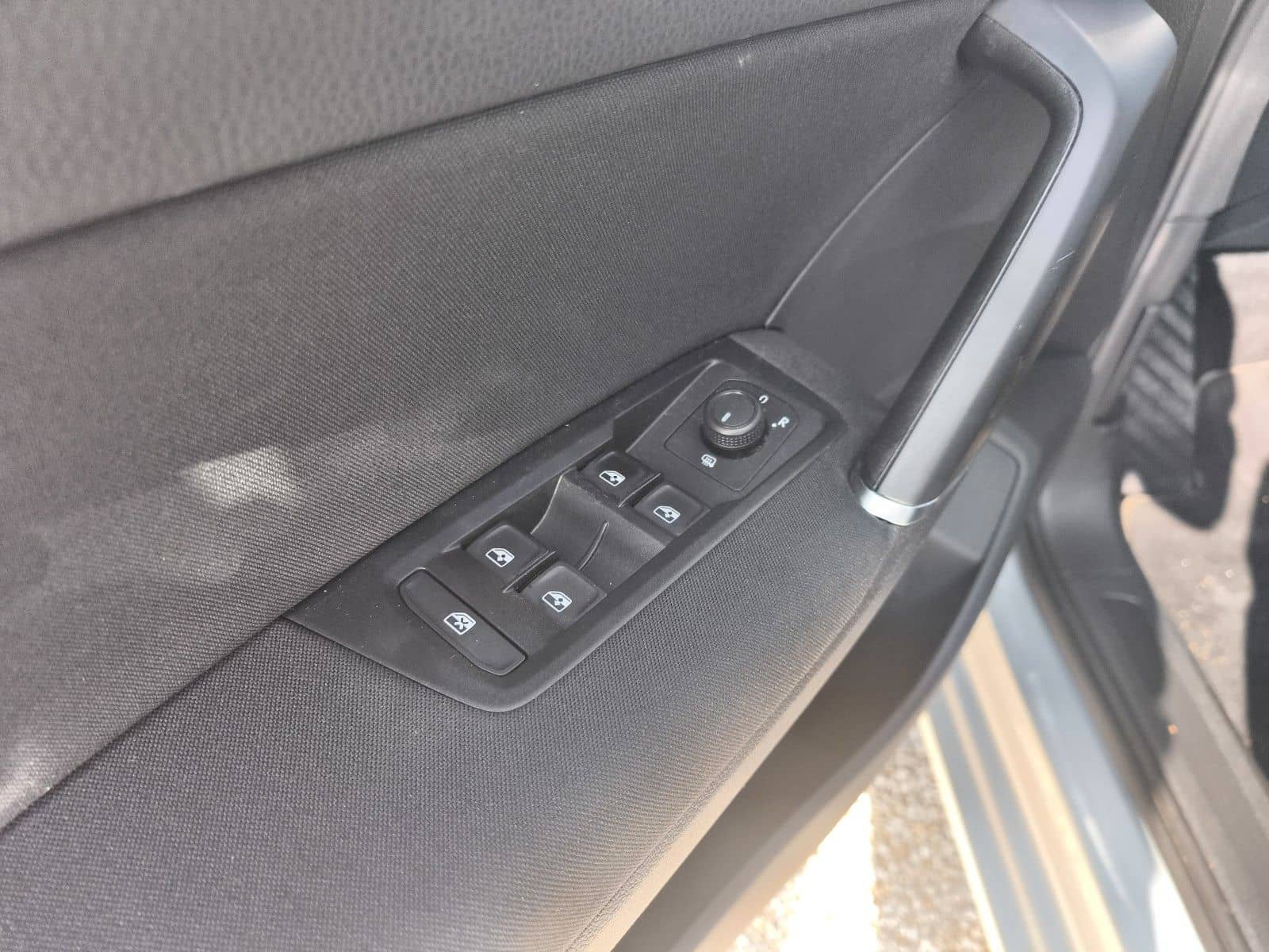 Volkswagen Touran NAVI LED ACC MASSAGE AHK 7 SITZE foto 10