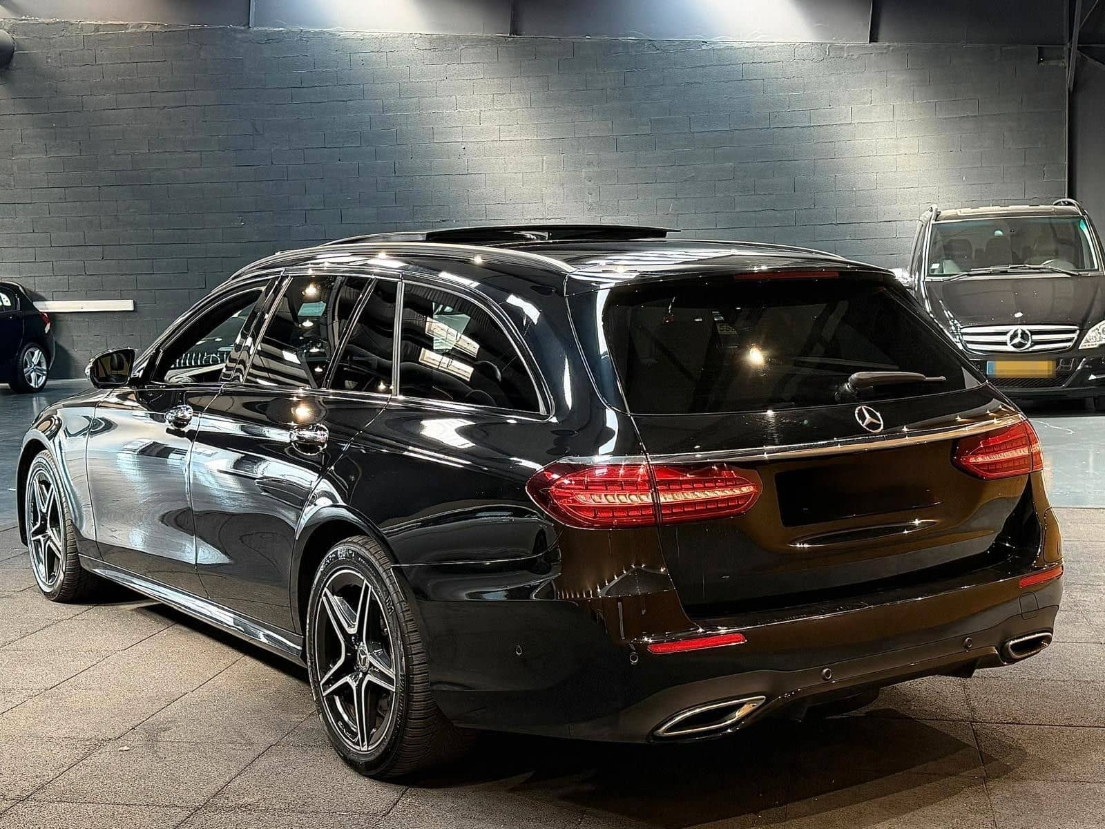 Mercedes-Benz E 300 DE KOMBI AMG PACKET MEGA VOLL foto 5