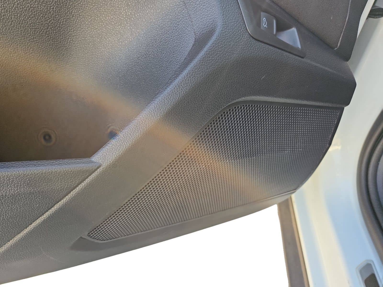 Volkswagen T-Roc United 1.5 TSI DSG, KAM/NAVI/SHZ/2xPDC/KLI foto 11