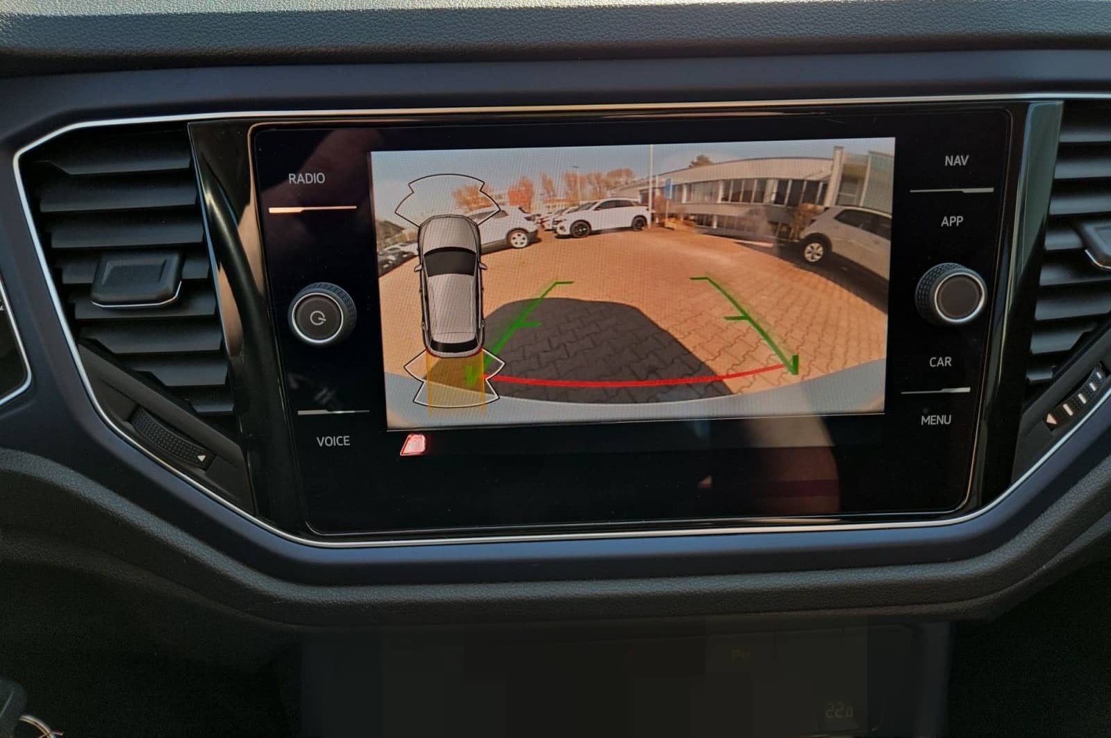 Volkswagen T-Roc United 1.5 TSI DSG, KAM/NAVI/SHZ/2xPDC/KLI foto 18