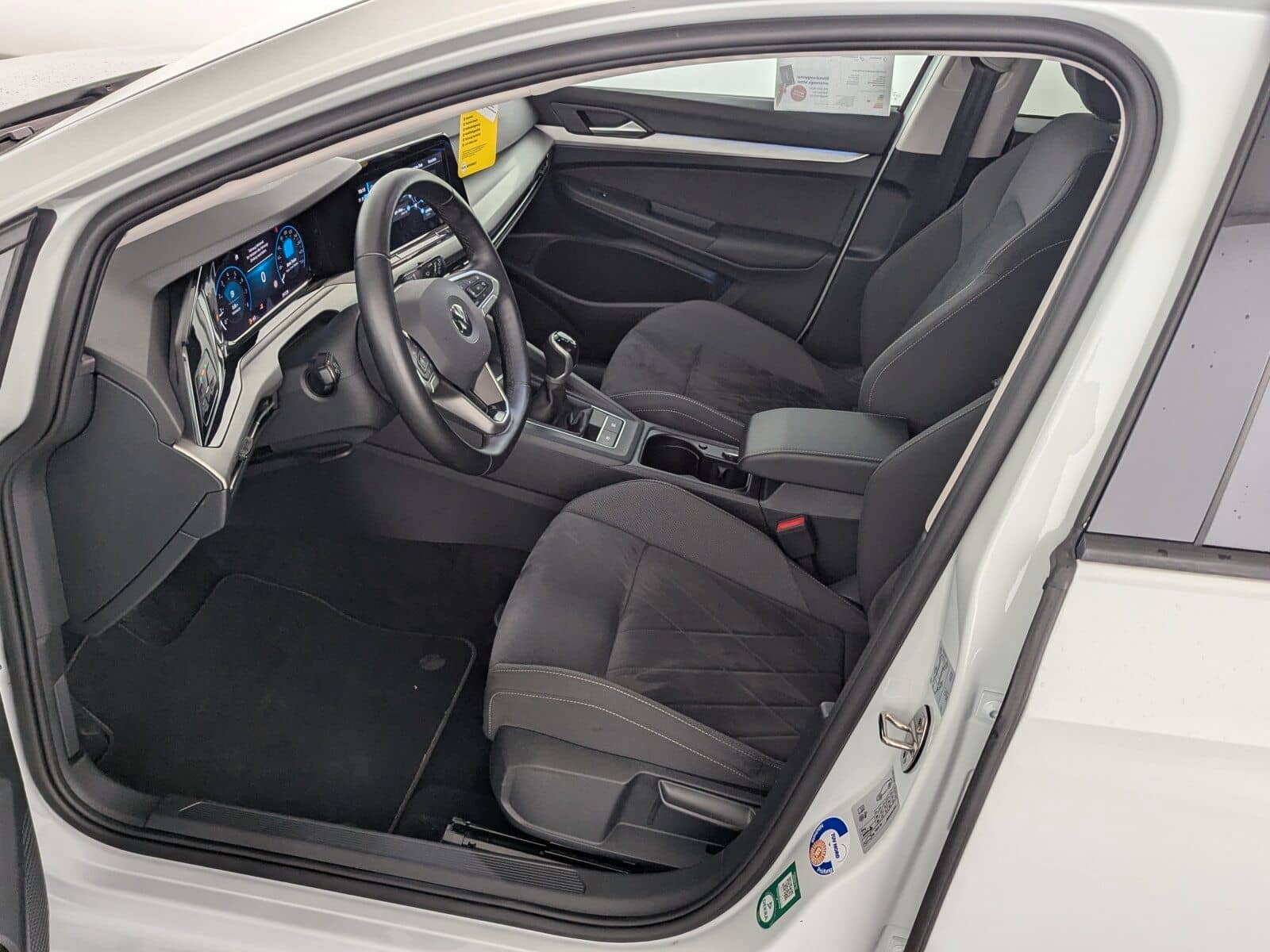 Volkswagen Golf VIII 1.5 TSI Life OPF LED+NAVI+ACC+SHZ+RFK+ foto 14