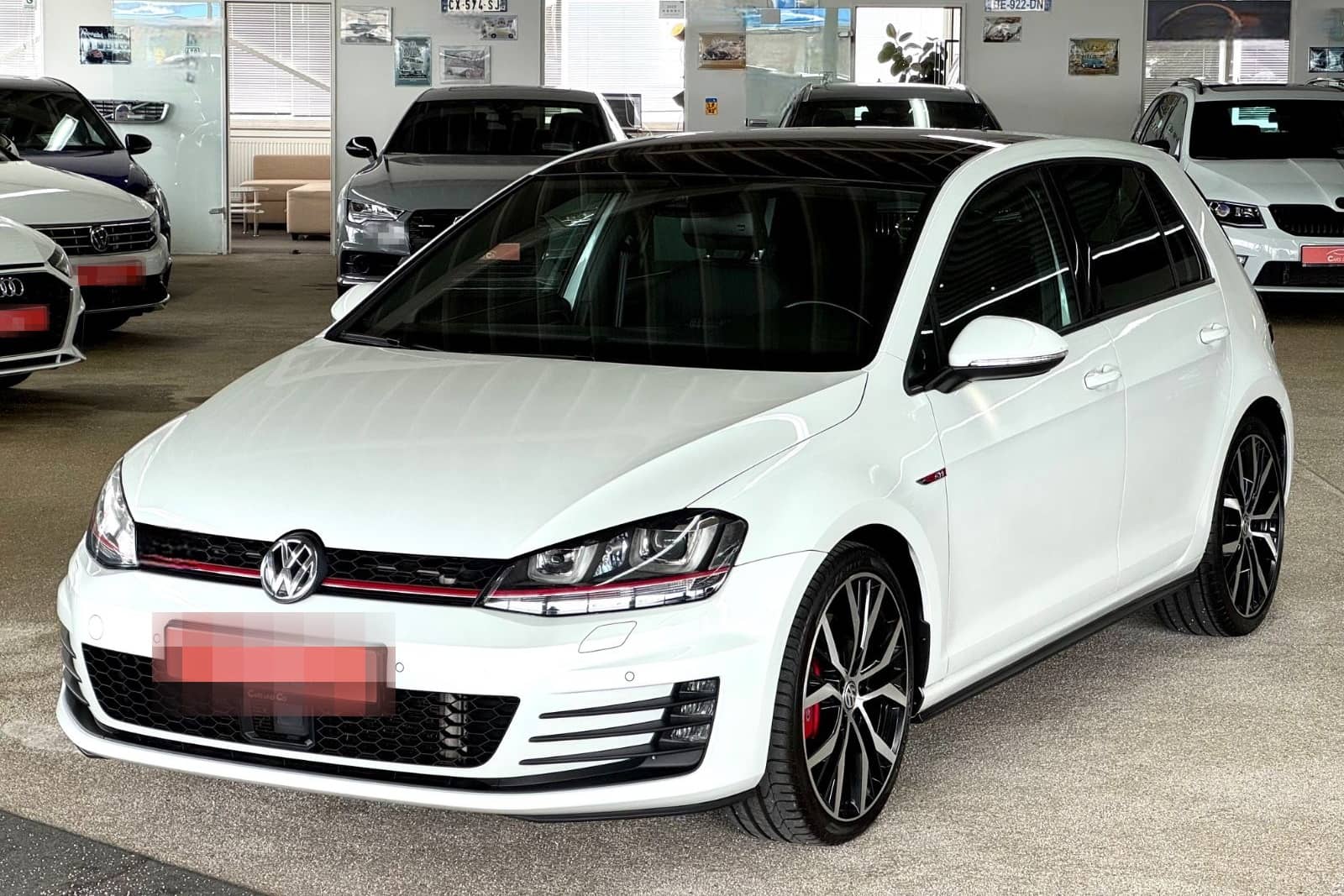 Volkswagen Golf VII Lim. GTI DSG *SHZ*PAN*ACC*NAV*PDC*RK*BX foto 1