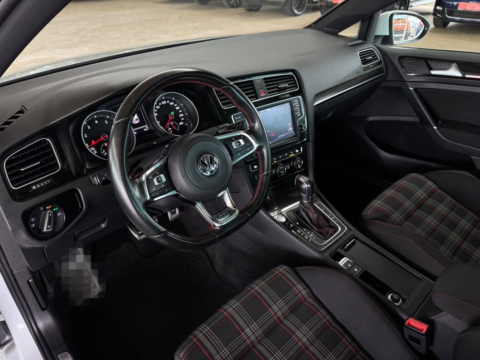 Volkswagen Golf VII Lim. GTI DSG *SHZ*PAN*ACC*NAV*PDC*RK*BX foto 6