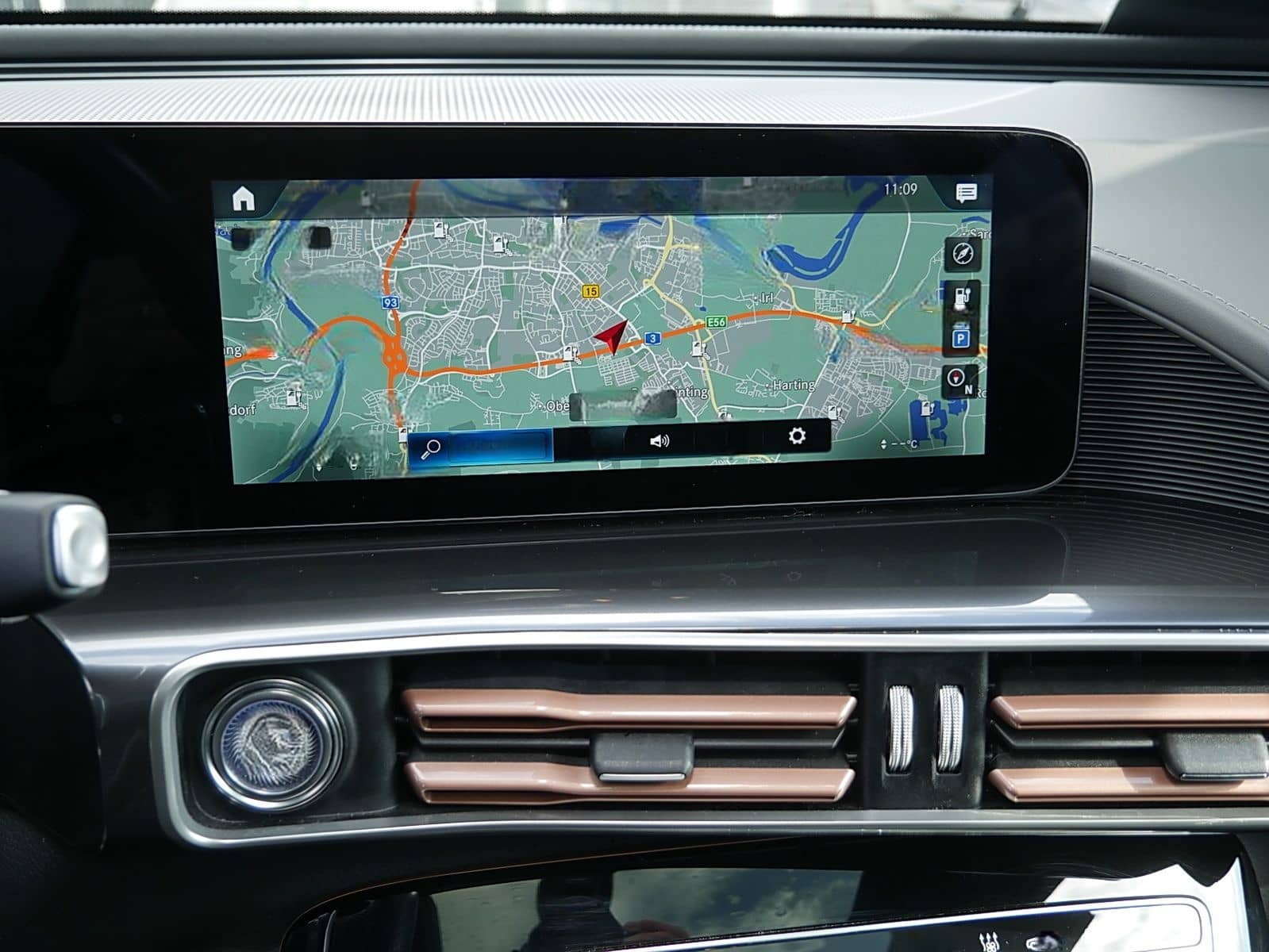 Mercedes-Benz EQC 400 4MATIC AMG+MultiBeam+Ambiente+Kamera+DAB foto 11