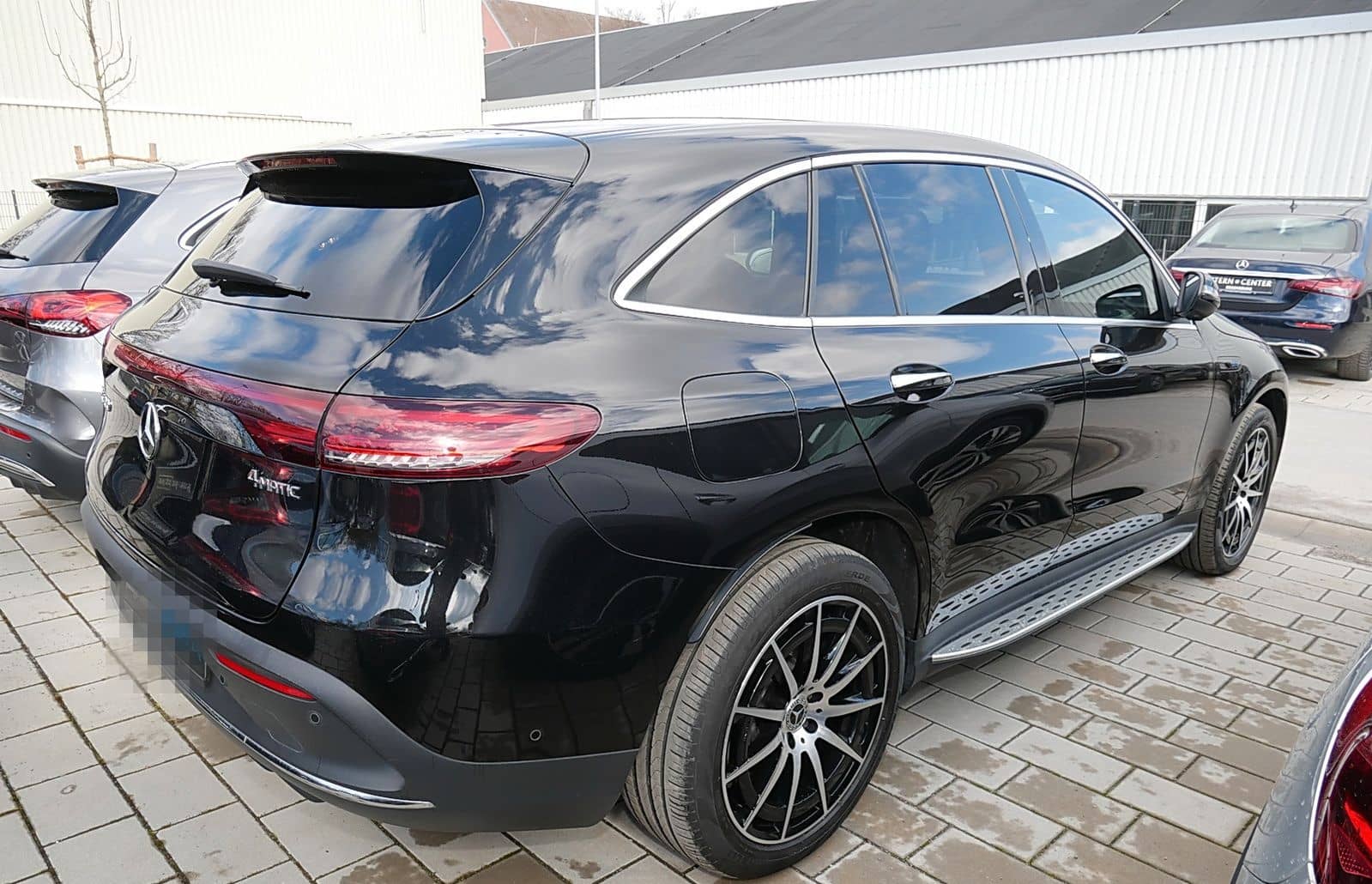Mercedes-Benz EQC 400 4MATIC AMG+MultiBeam+Ambiente+Kamera+DAB foto 3