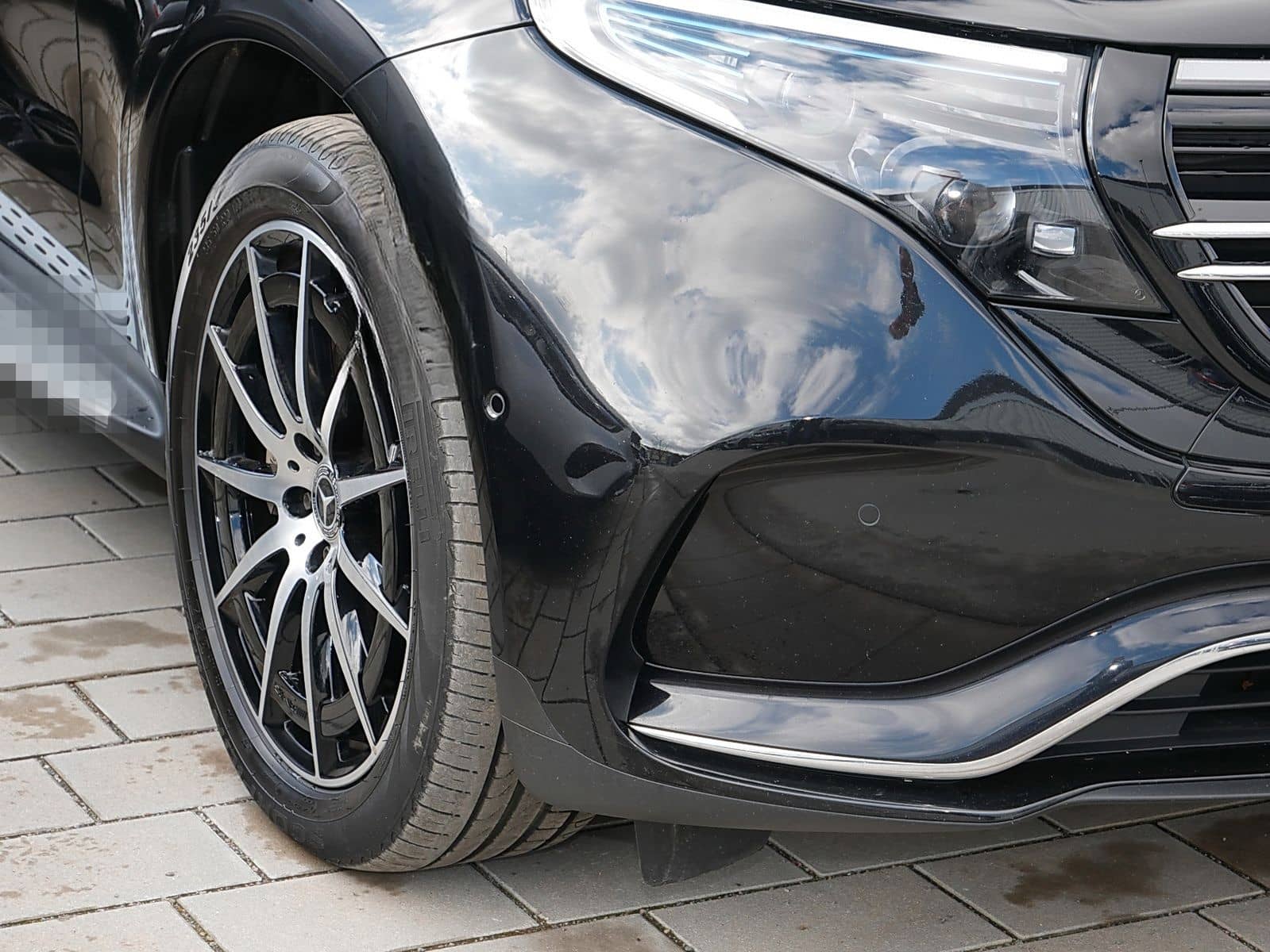 Mercedes-Benz EQC 400 4MATIC AMG+MultiBeam+Ambiente+Kamera+DAB foto 4