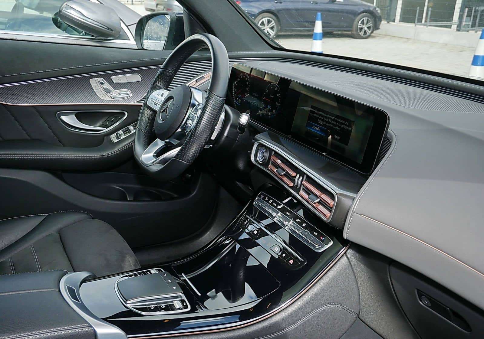 Mercedes-Benz EQC 400 4MATIC AMG+MultiBeam+Ambiente+Kamera+DAB foto 5