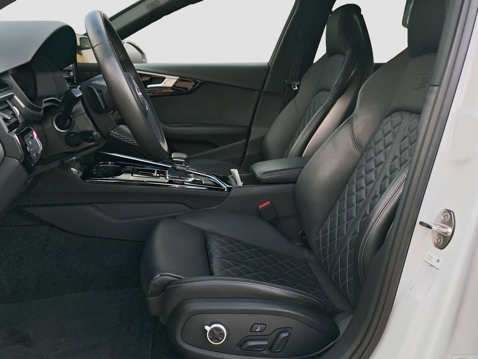 Audi A4 Avant S line 50 TDI qu Business LED Kamera AH foto 9