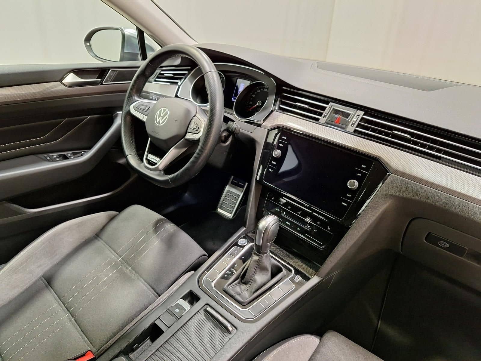 Volkswagen Passat Variant 2.0 TDI Alltrack 4Motion AHZV|LED foto 11