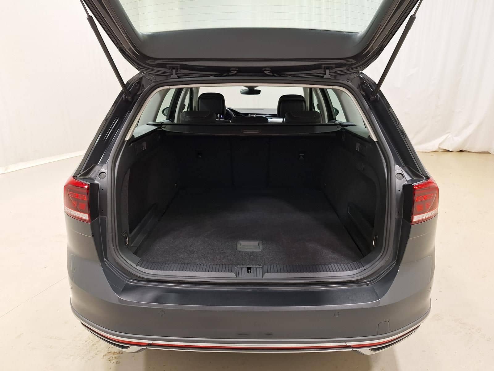 Volkswagen Passat Variant 2.0 TDI Alltrack 4Motion AHZV|LED foto 13