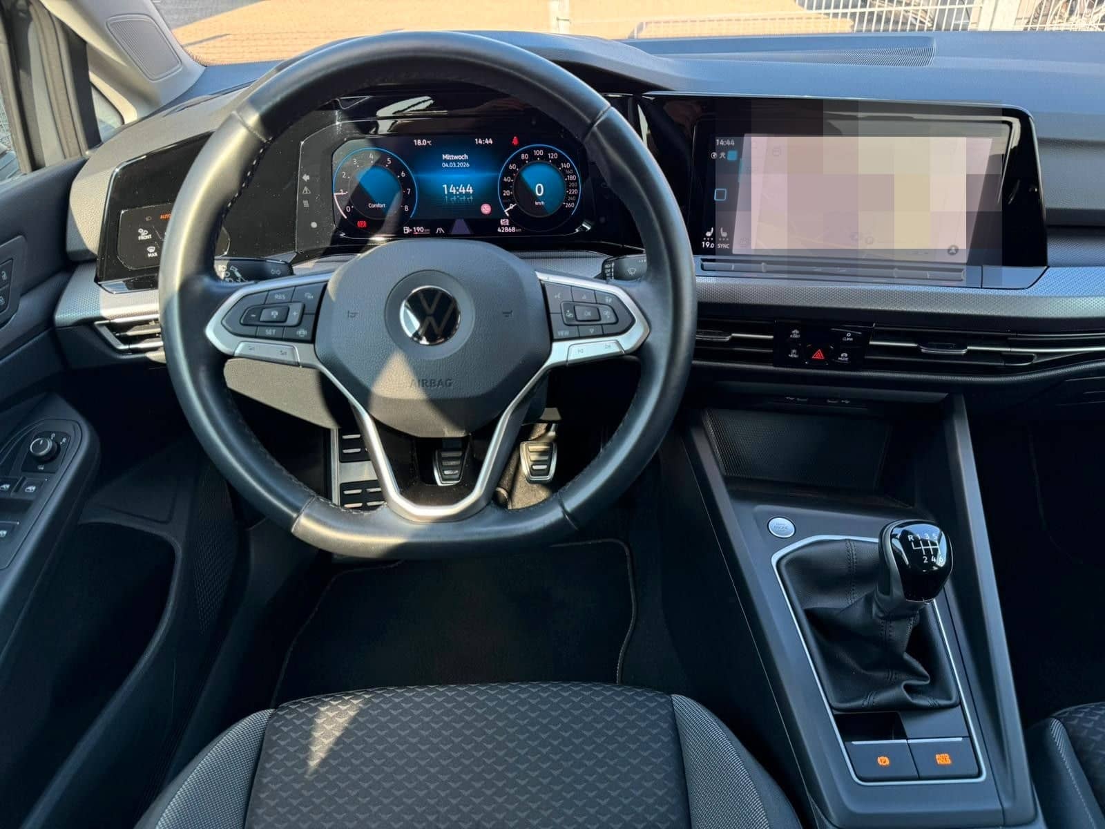 Volkswagen GOLF VIII 1.5 TSI LED KAMERA NAVI APP C. LKR.HZ. foto 12