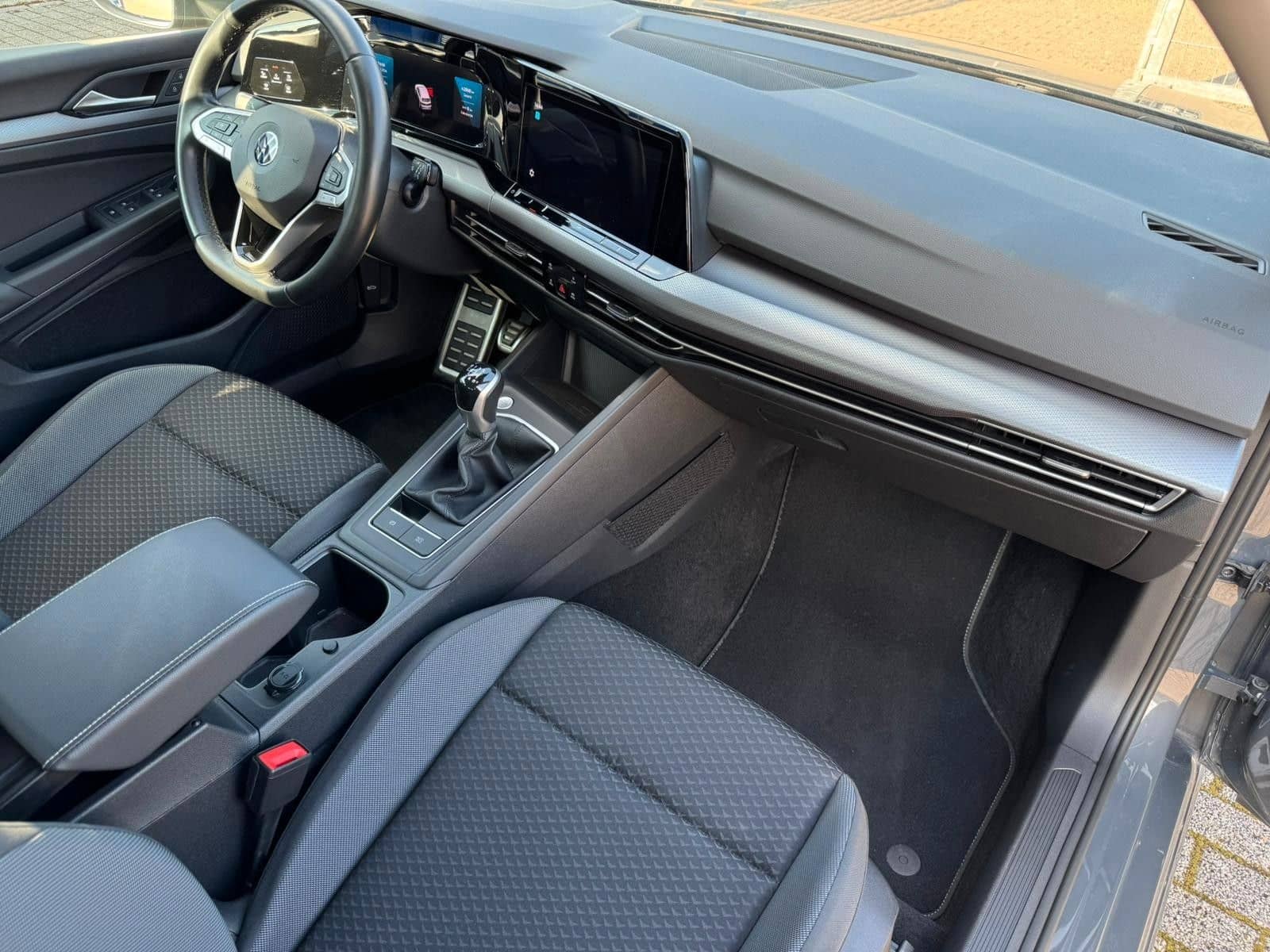 Volkswagen GOLF VIII 1.5 TSI LED KAMERA NAVI APP C. LKR.HZ. foto 18