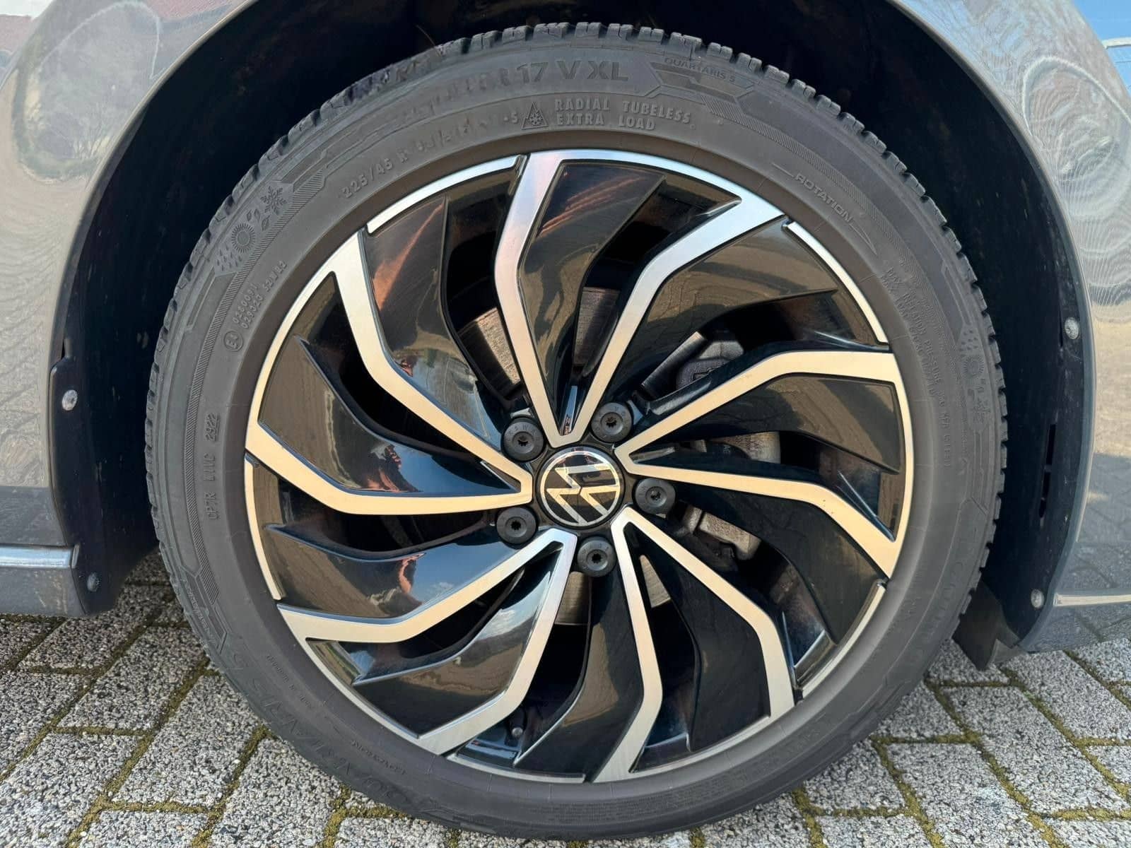 Volkswagen GOLF VIII 1.5 TSI LED KAMERA NAVI APP C. LKR.HZ. foto 23