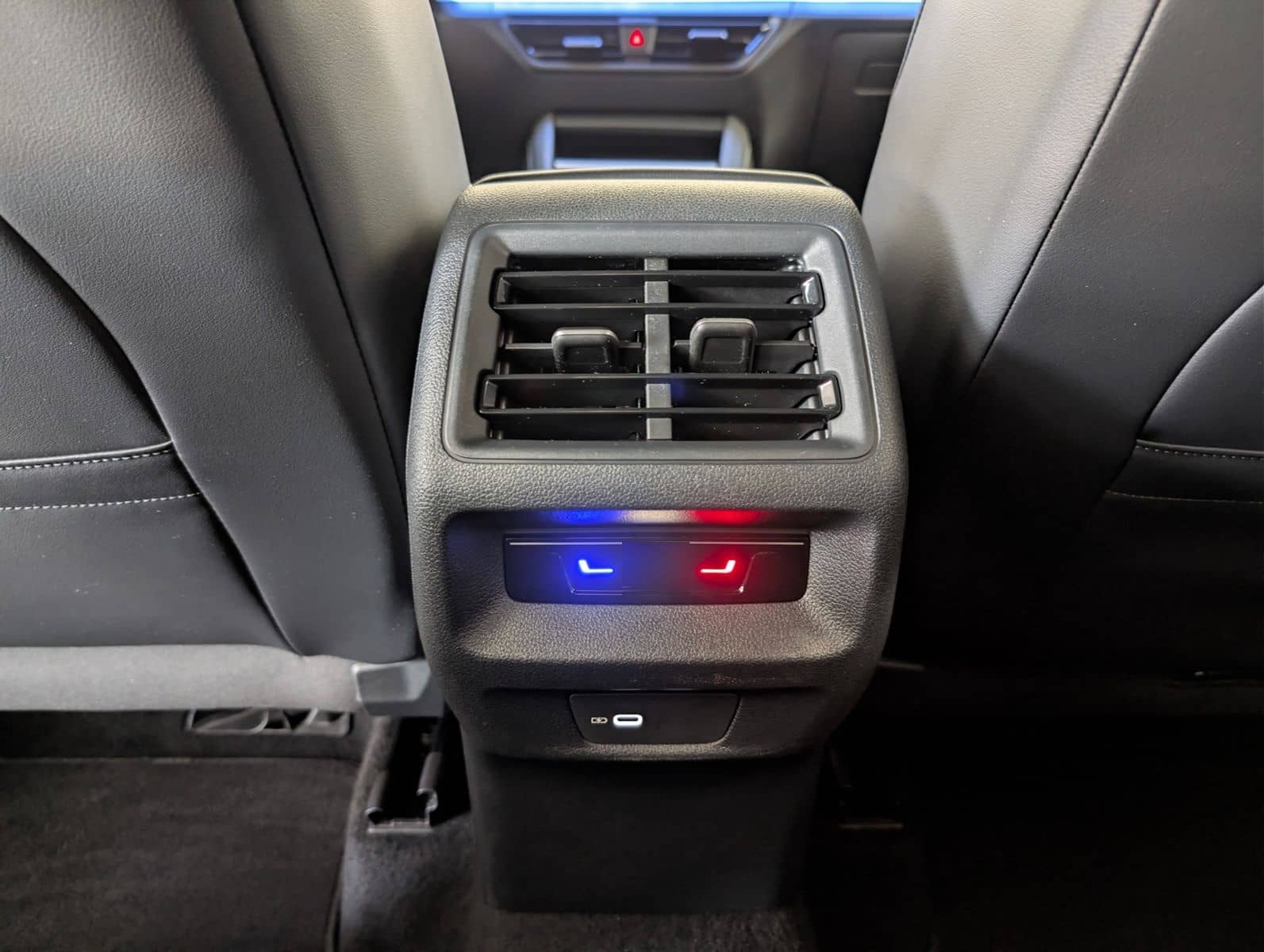 Volkswagen Tiguan 1.5 eTSI DSG NAVI/AZV/KAMERA/LED foto 14