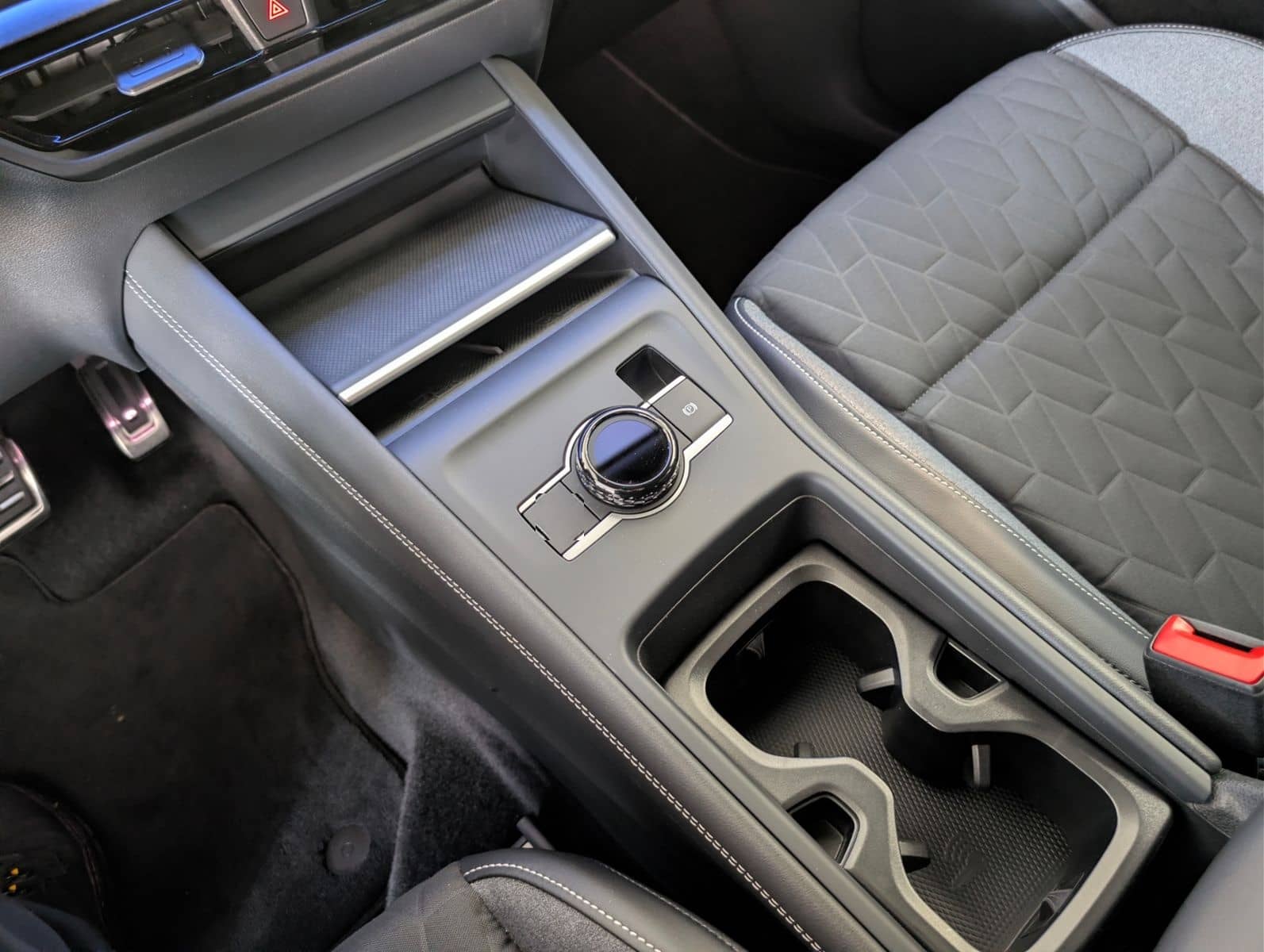 Volkswagen Tiguan 1.5 eTSI DSG NAVI/AZV/KAMERA/LED foto 18