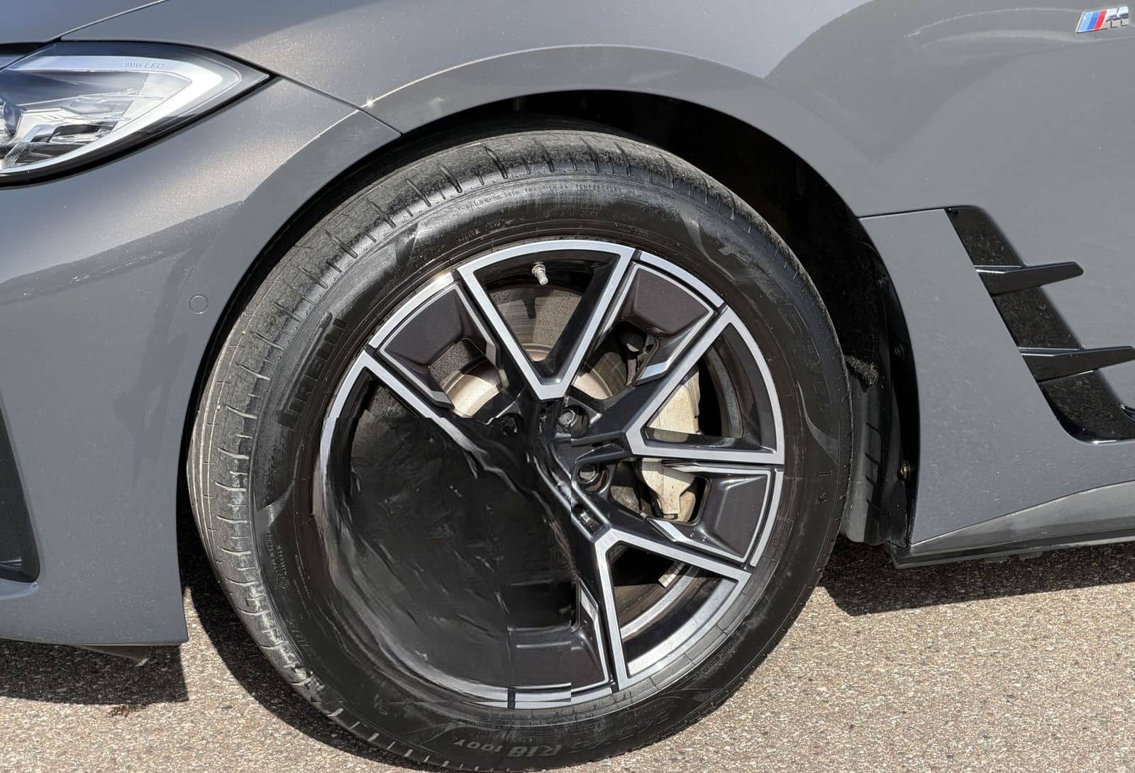 BMW i4 eDrive35 M Sport DAB Komfortzg. Tempomat Shz foto 2