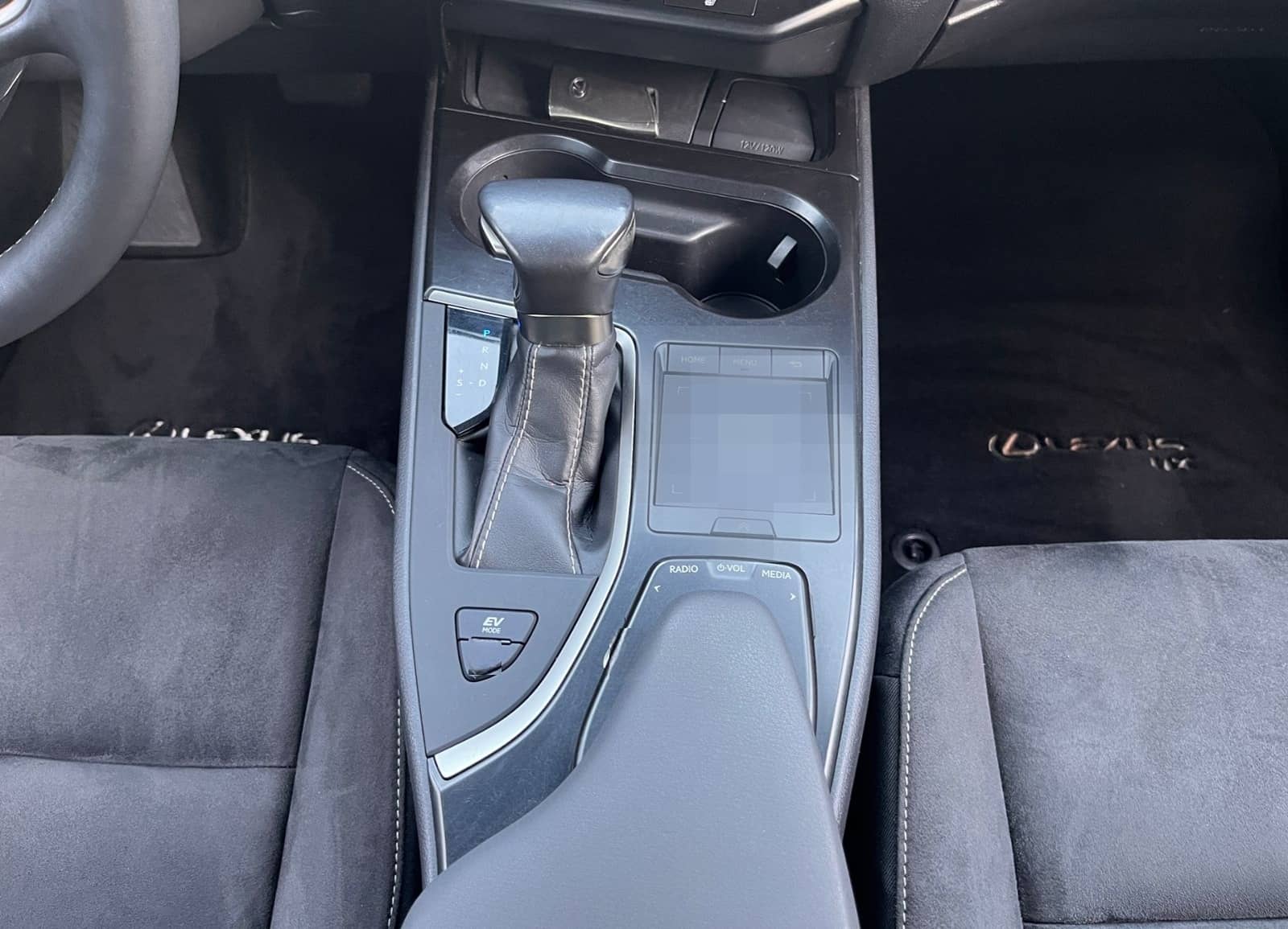 Lexus UX 250 h Launch Edition LED NAV SHZ RFK foto 20