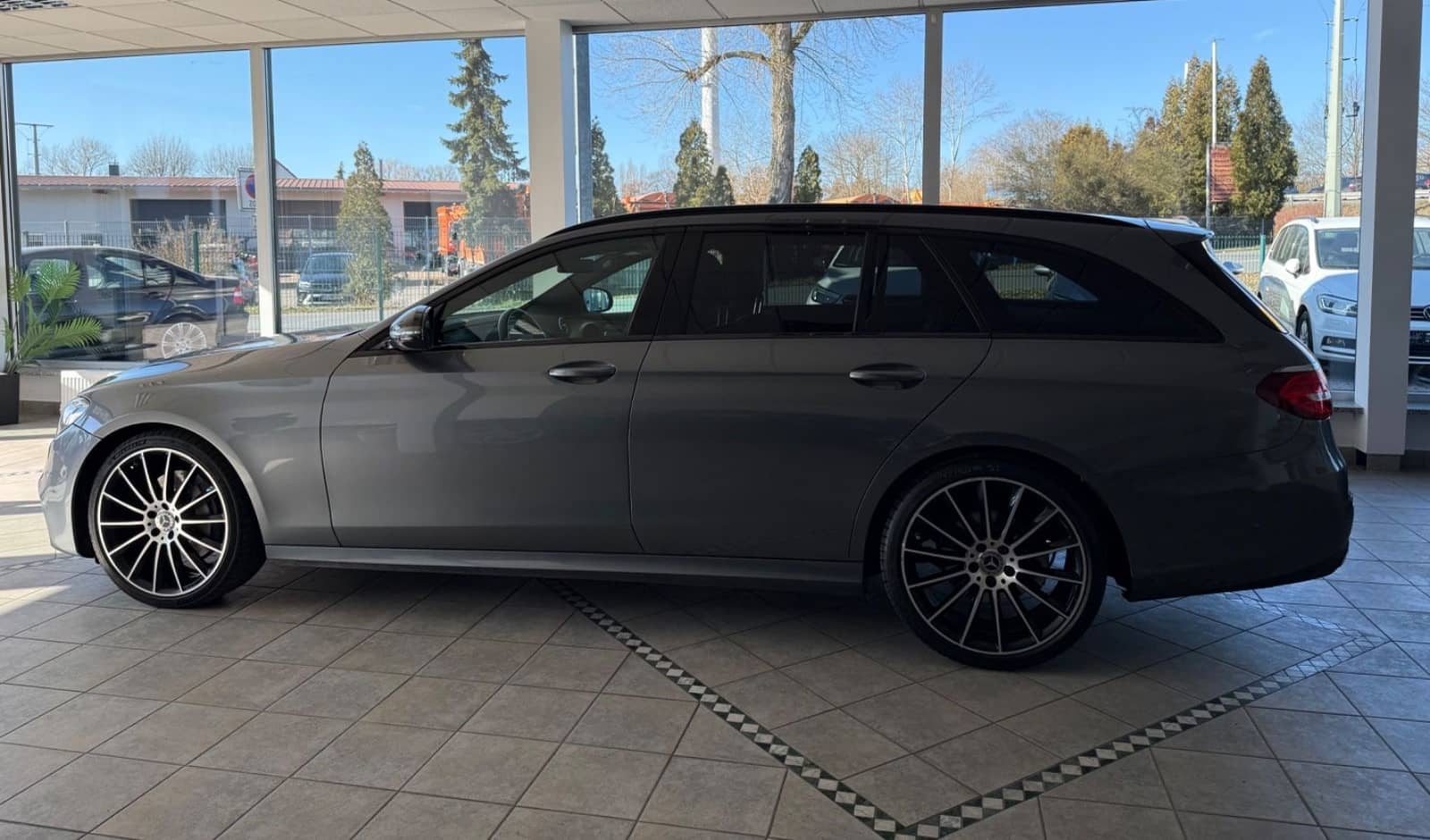 Mercedes-Benz E 300 d E T-Modell AMG LINE 20" NIGHT PAKET foto 3