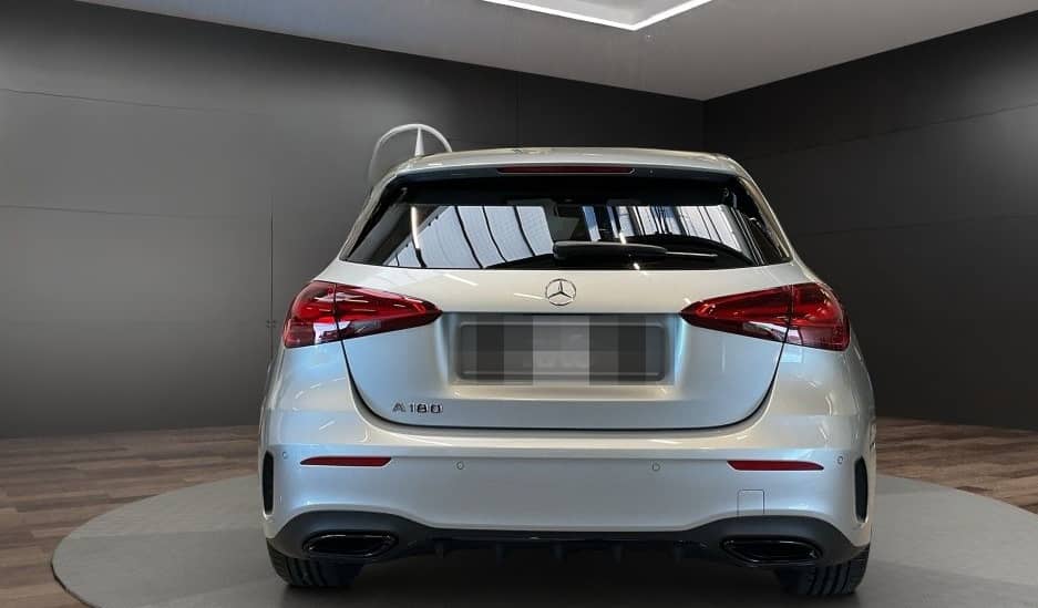Mercedes-Benz A 180 AMG NIGHT PANORAMA DISTRONIC 360° KEYLESS foto 5