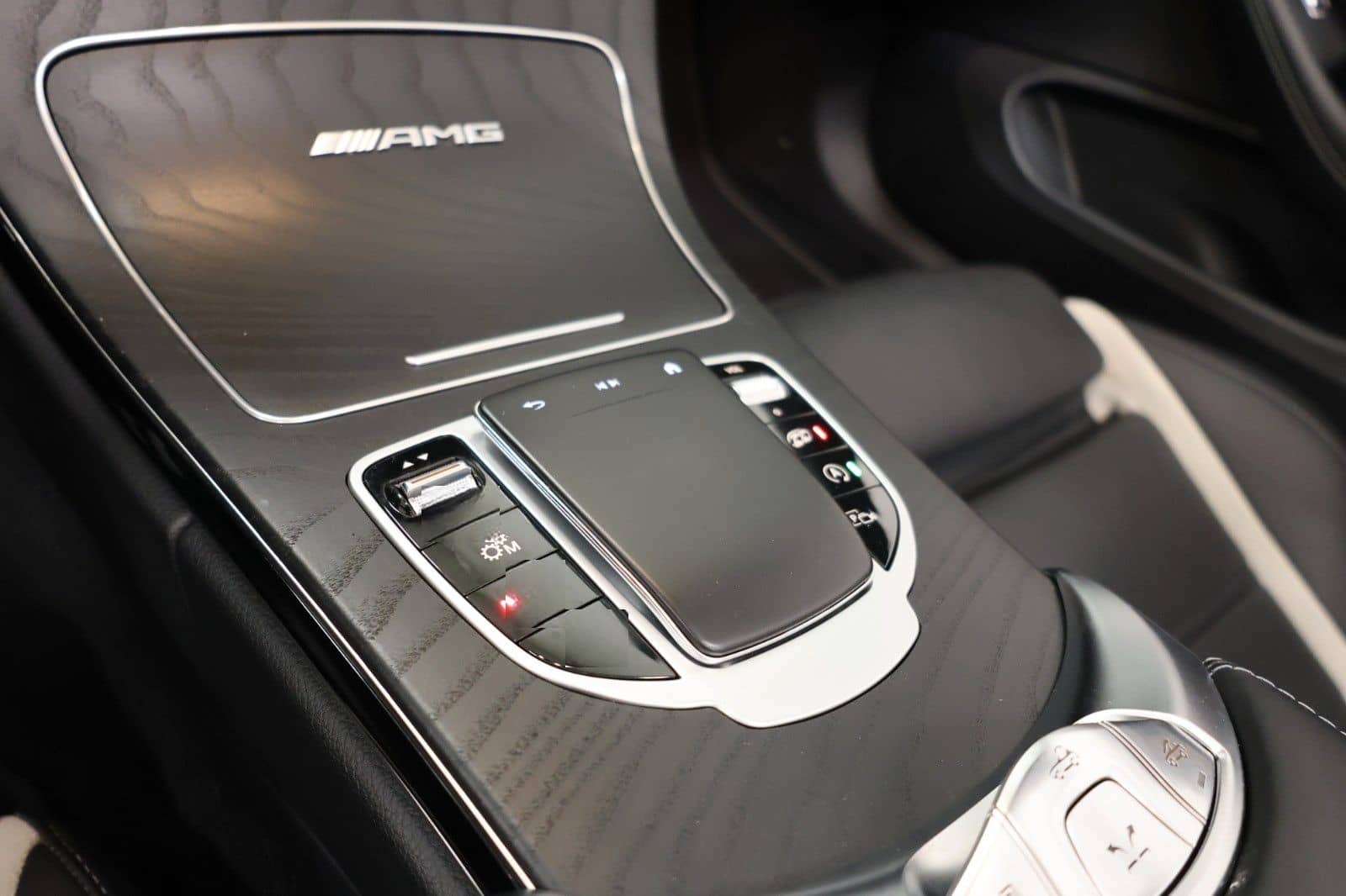 Mercedes-Benz C 63 S AMG Cabriolet foto 16