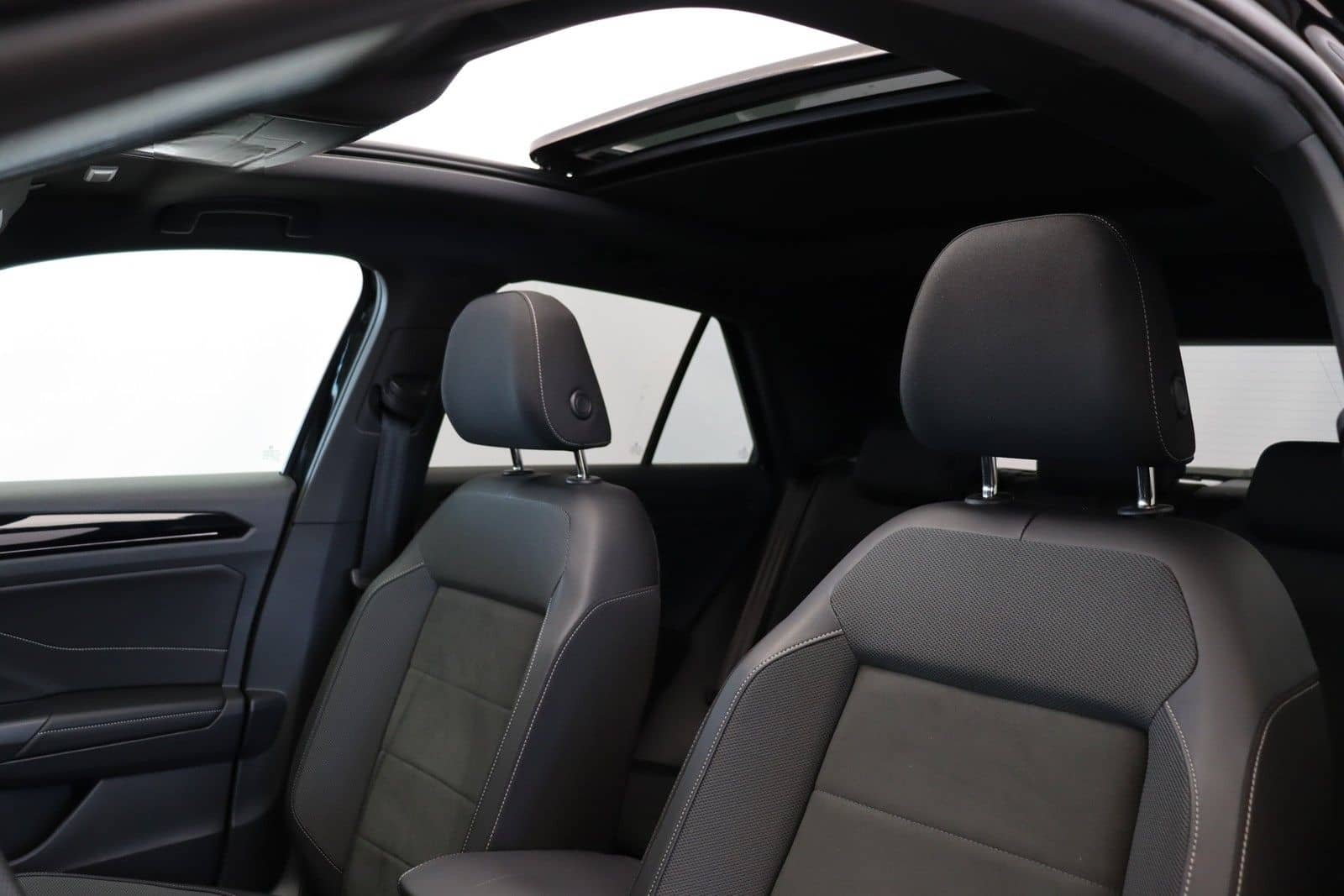 Volkswagen T-Roc 2.0 R-LINE+4M+PANO+MATRIX+RFK+ACC+19ZOLL foto 5