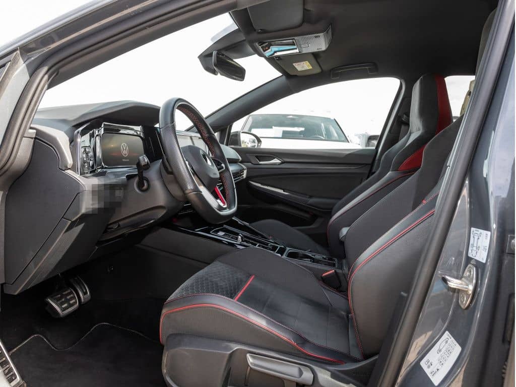 Volkswagen Golf VIII GTI Clubsport 2,0 l TSI DSG MATRIX-LED foto 11