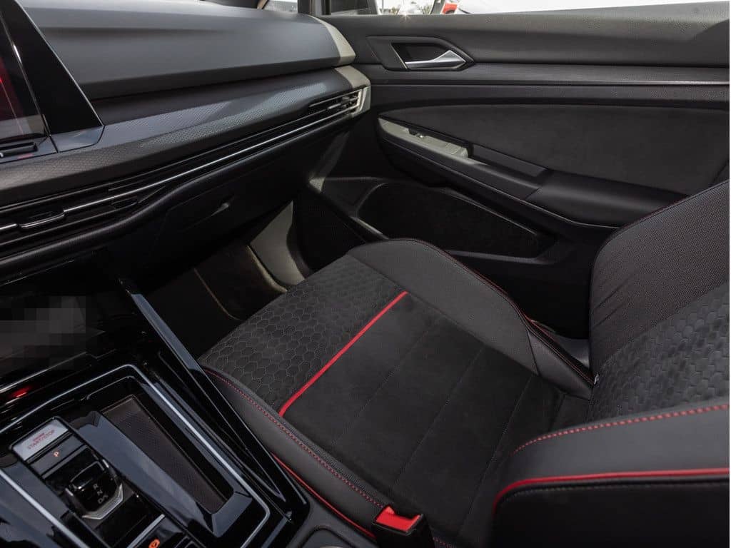 Volkswagen Golf VIII GTI Clubsport 2,0 l TSI DSG MATRIX-LED foto 16