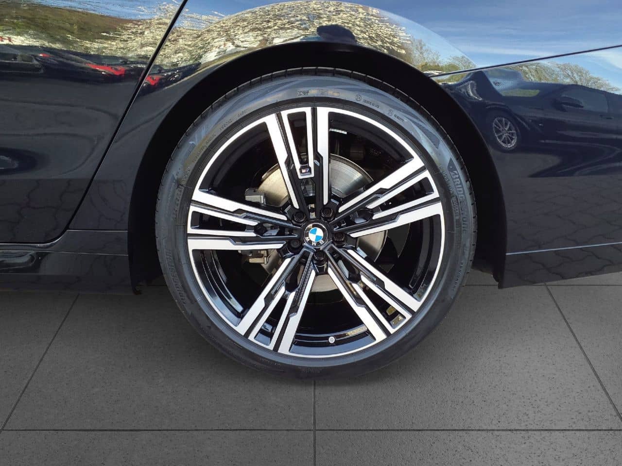 BMW 740d xDr M SPORT FondEnt,SkyL,StHz,360,B&W,DAPro foto 17