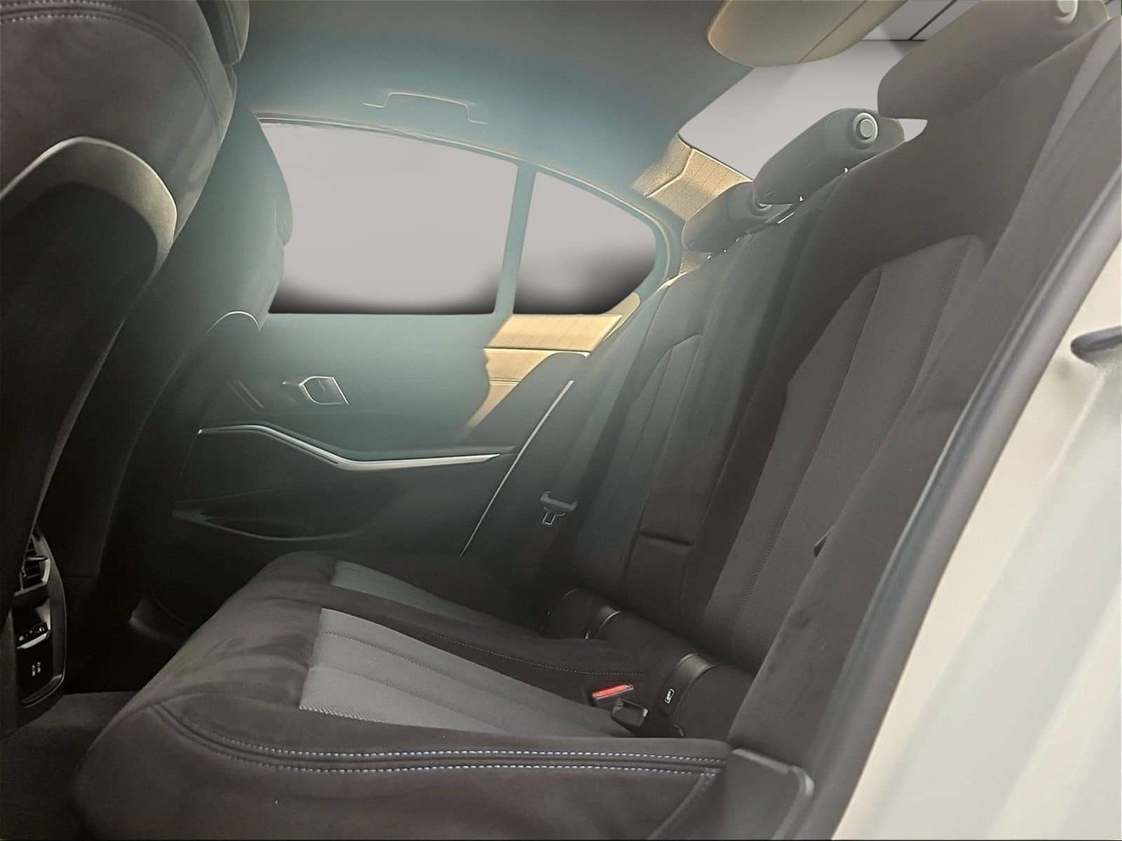 BMW 318d Limousine M Sport Navi Kamera HiFi Alarm foto 6