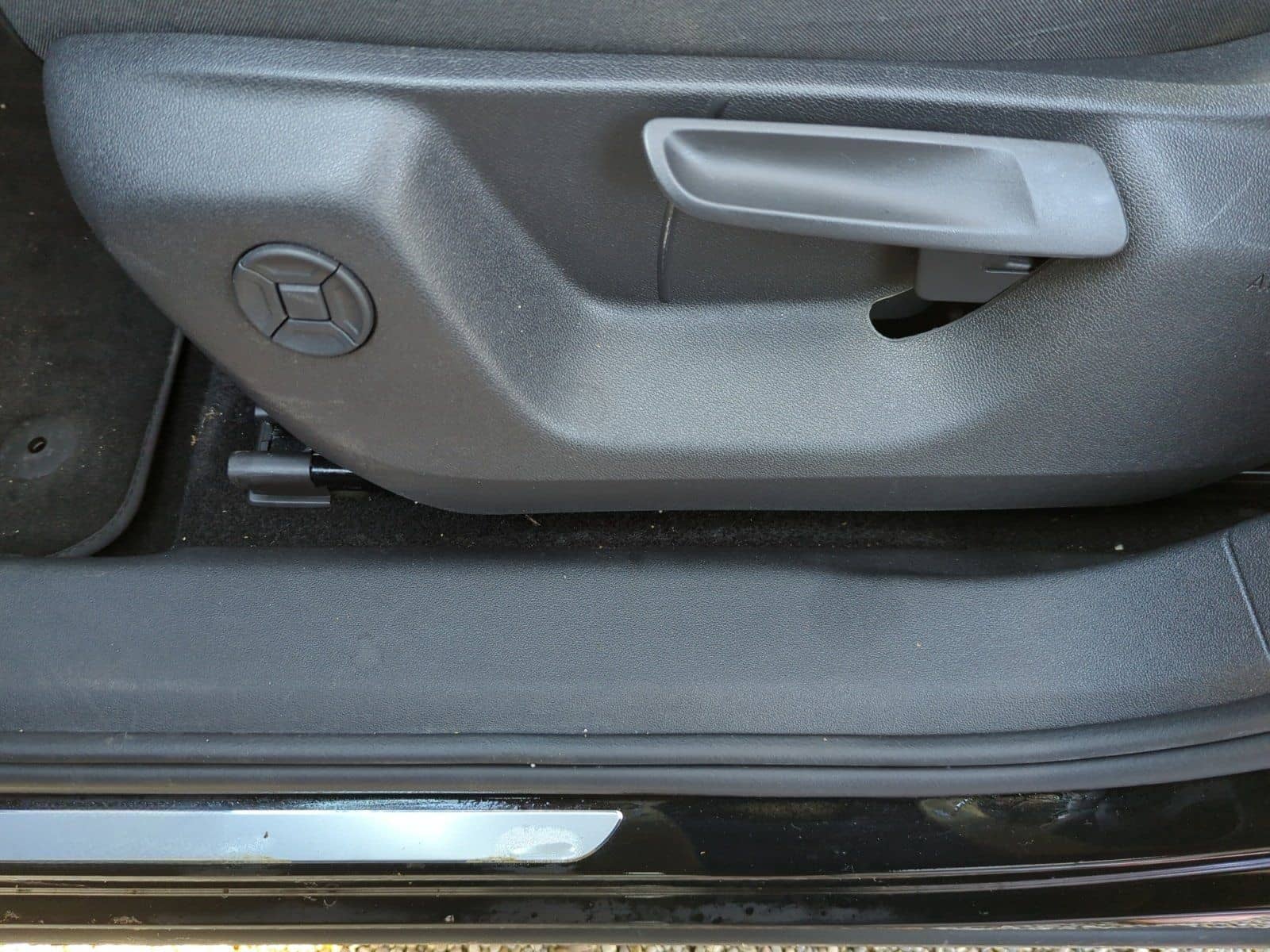 Volkswagen Tiguan 1.5 TSI DSG GOAL AHK MATRIX NAVI KLIMA foto 17