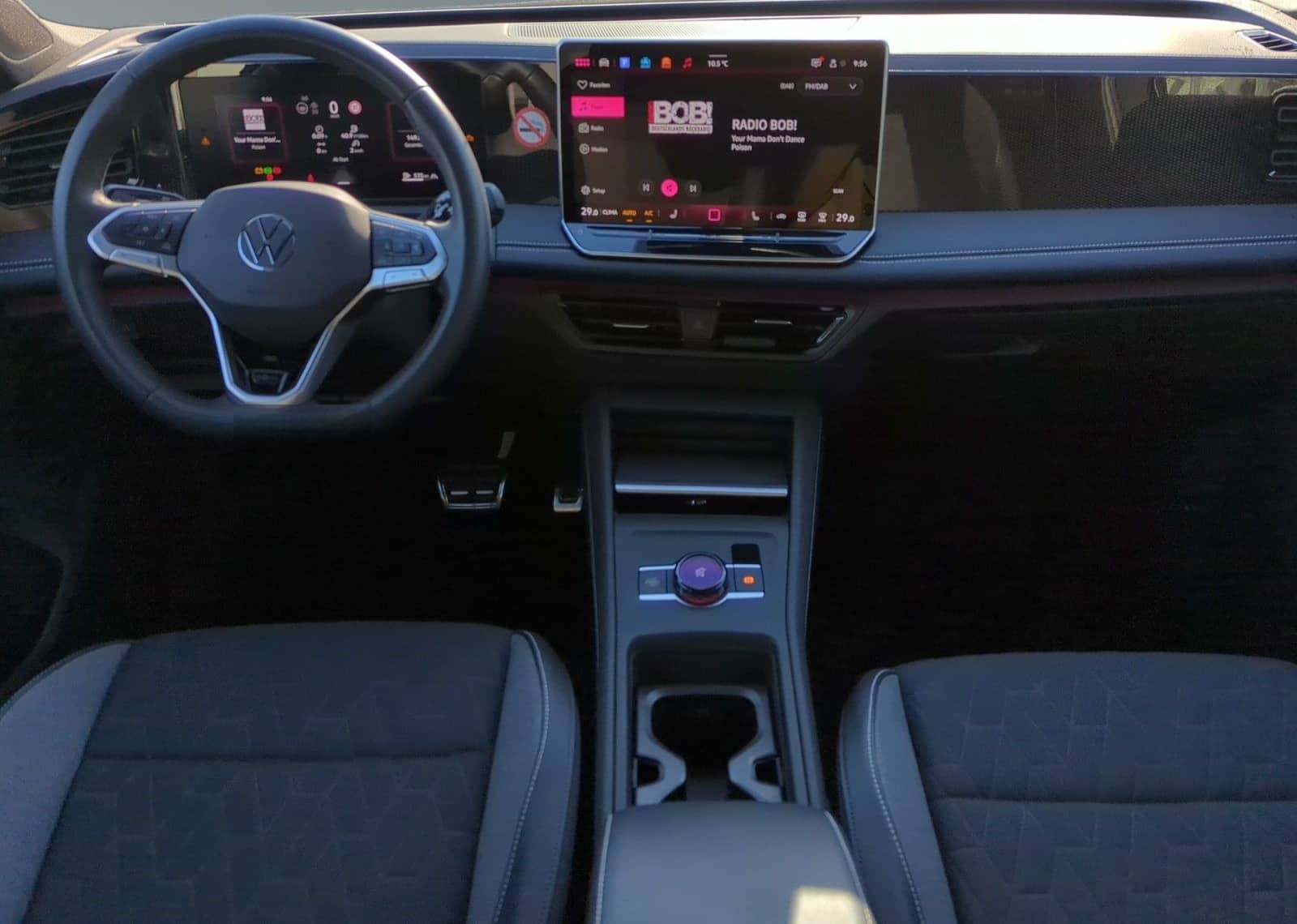 Volkswagen Tiguan 1.5 TSI DSG GOAL AHK MATRIX KLIMA ACC foto 11