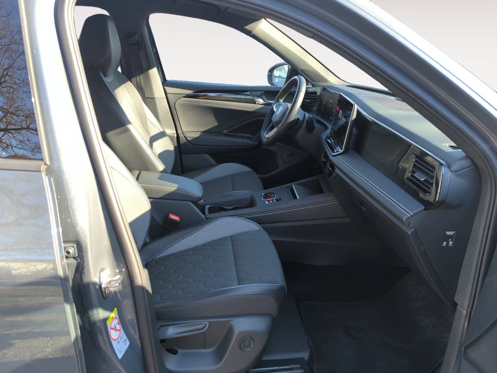 Volkswagen Tiguan 1.5 TSI DSG GOAL AHK MATRIX KLIMA ACC foto 8