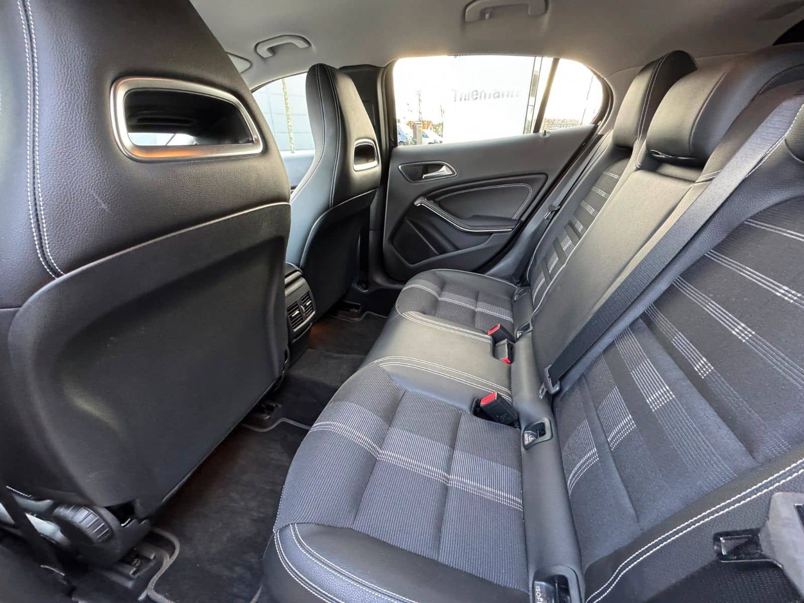 Mercedes-Benz GLA 220D 4Matic Urban/7G-DCT/AHK/LED foto 12