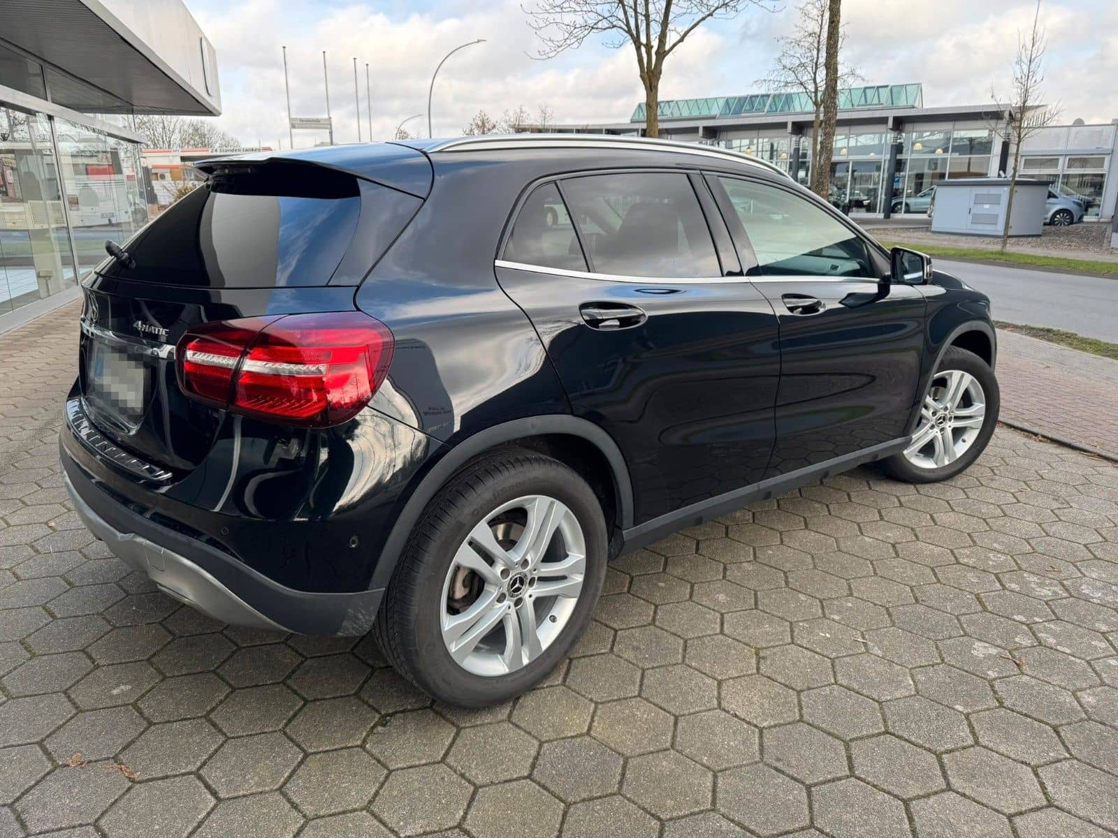 Mercedes-Benz GLA 220D 4Matic Urban/7G-DCT/AHK/LED foto 5