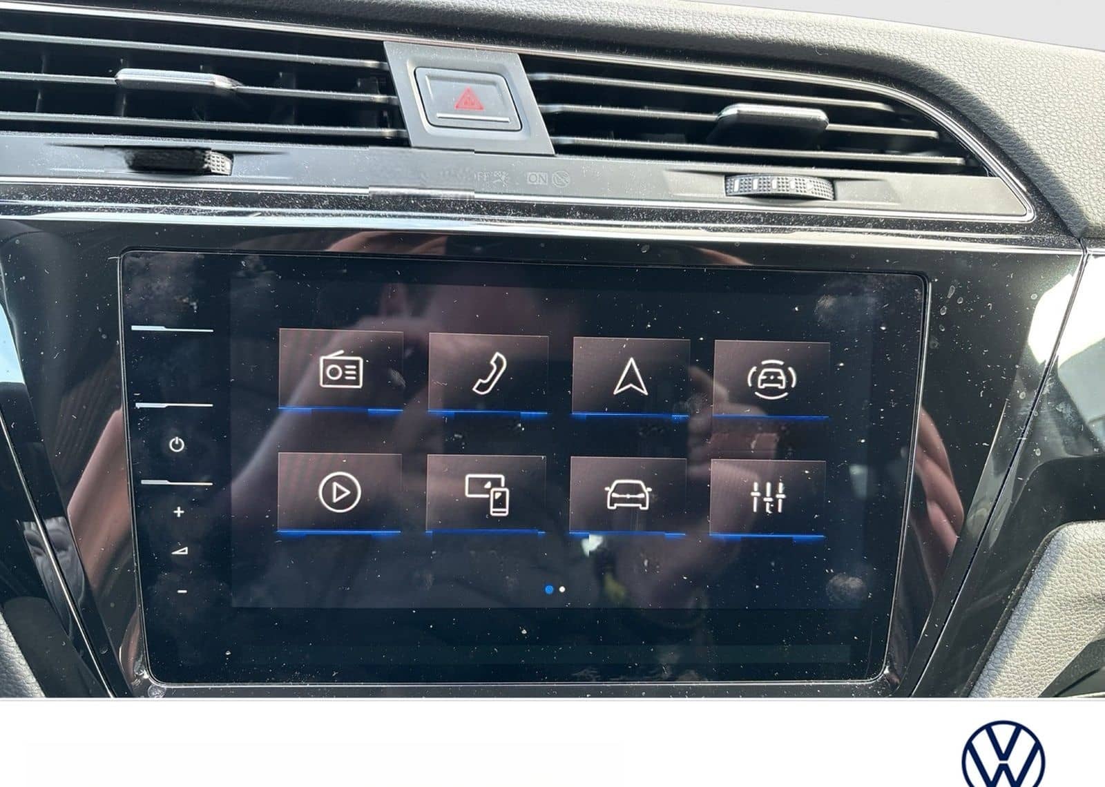 Volkswagen Touran 2.0 HIGHLINE AHK ACC LM17 NAVI CARPLAY foto 12