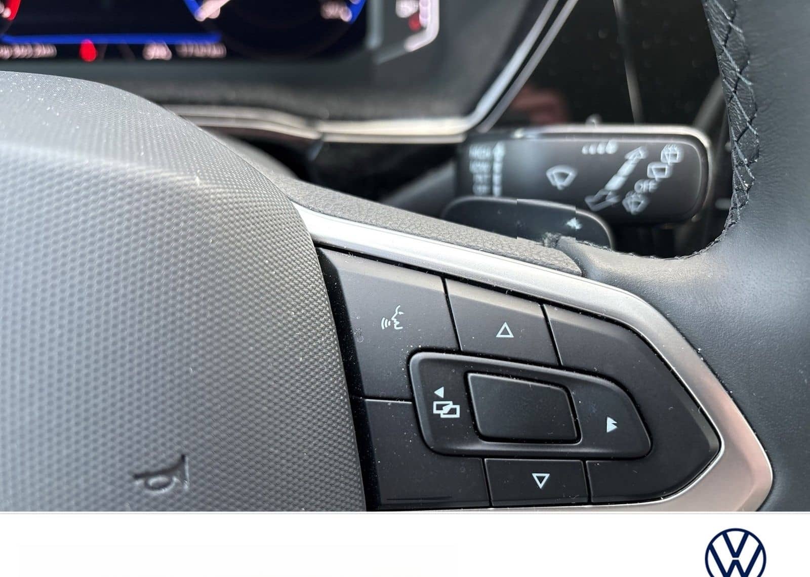 Volkswagen Touran 2.0 HIGHLINE AHK ACC LM17 NAVI CARPLAY foto 18