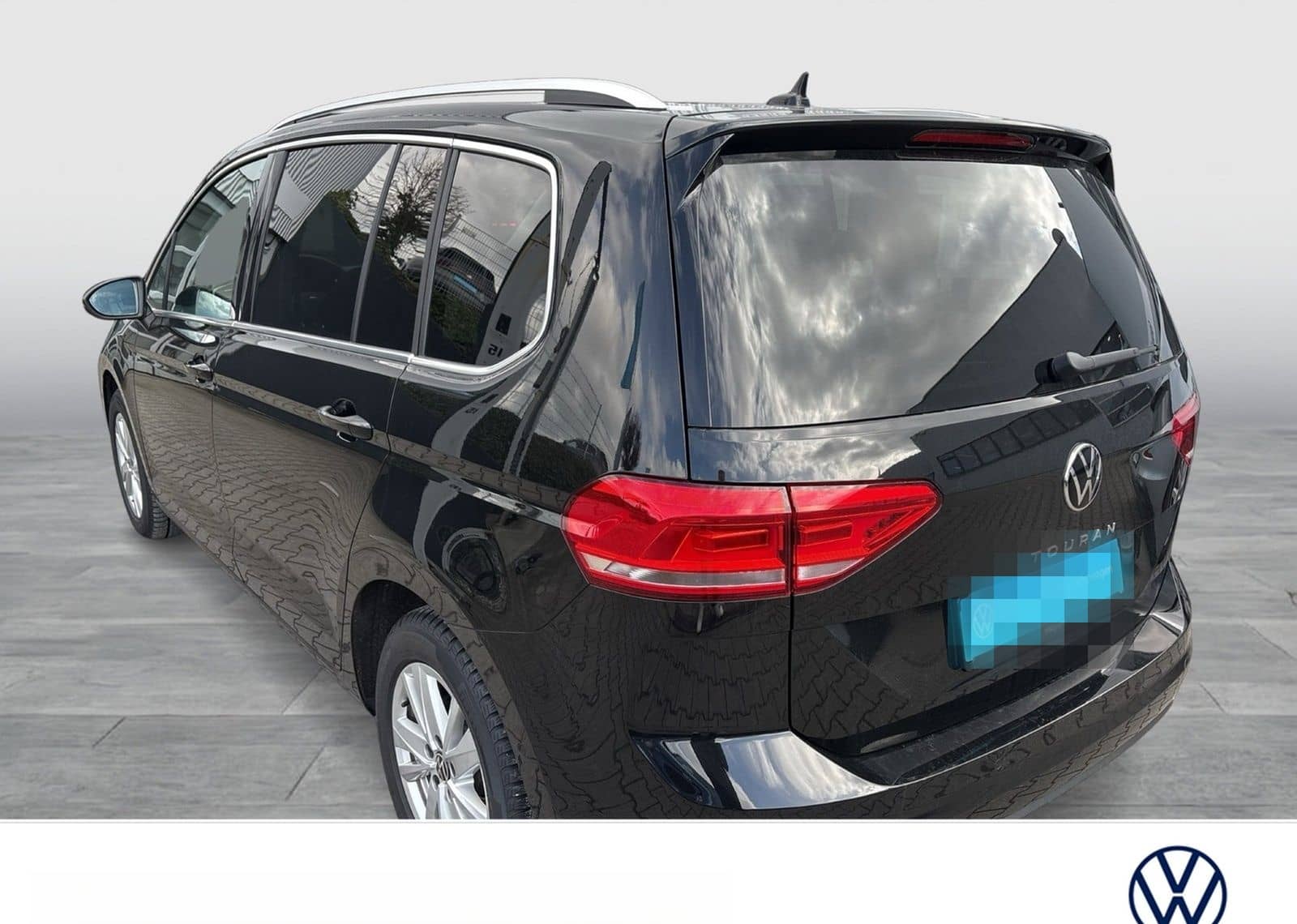 Volkswagen Touran 2.0 HIGHLINE AHK ACC LM17 NAVI CARPLAY foto 4