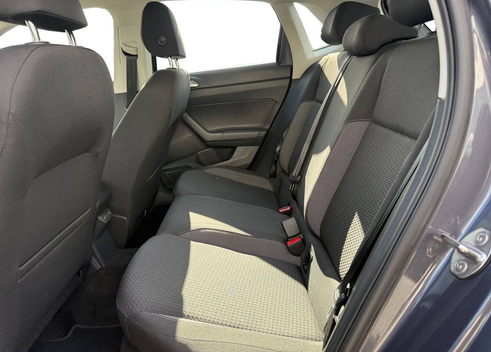 Volkswagen Polo 1.0MPI Life AHK App-C. Climatr. LED PDC SHZ foto 13