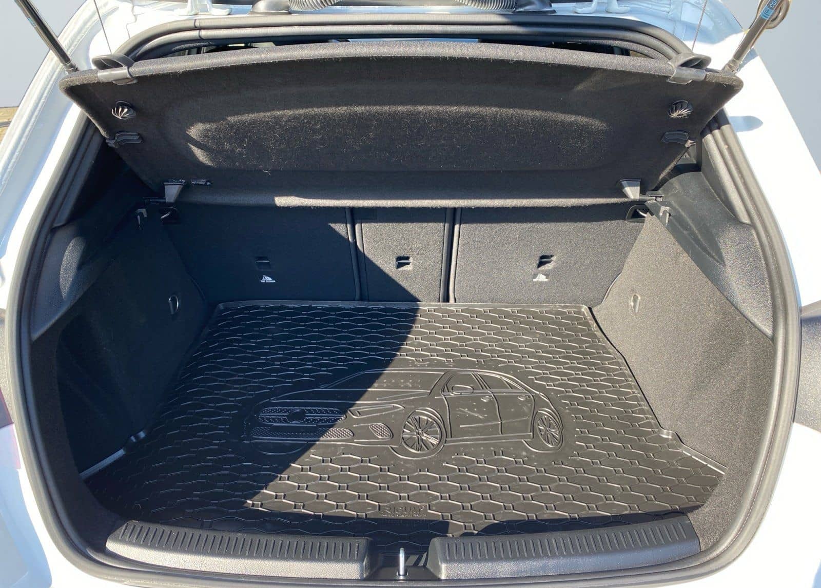 Mercedes-Benz A 180 AMG Line TEMP PDC SHZ KAM NAV KeyLess foto 14