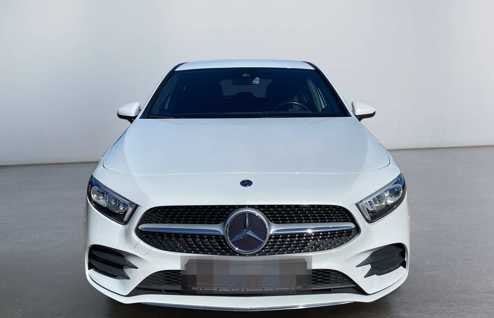 Mercedes-Benz A 180 AMG Line TEMP PDC SHZ KAM NAV KeyLess foto 6